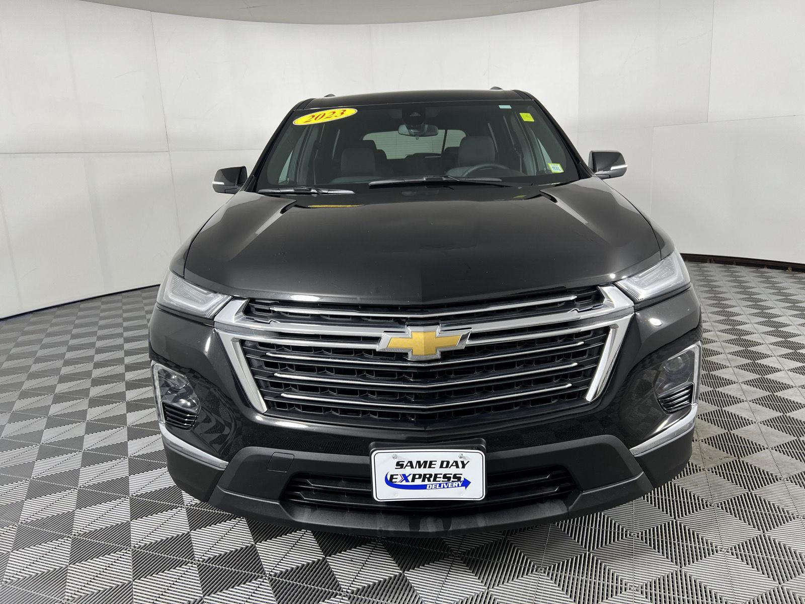 Used 2023 Mosaic Black Metallic Chevrolet LT Cloth image 18