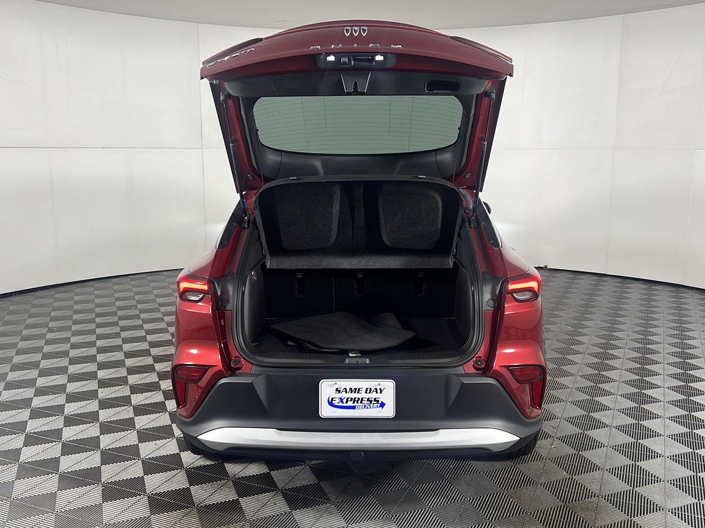 Used 2024 Cinnabar Metallic Buick Preferred image 6