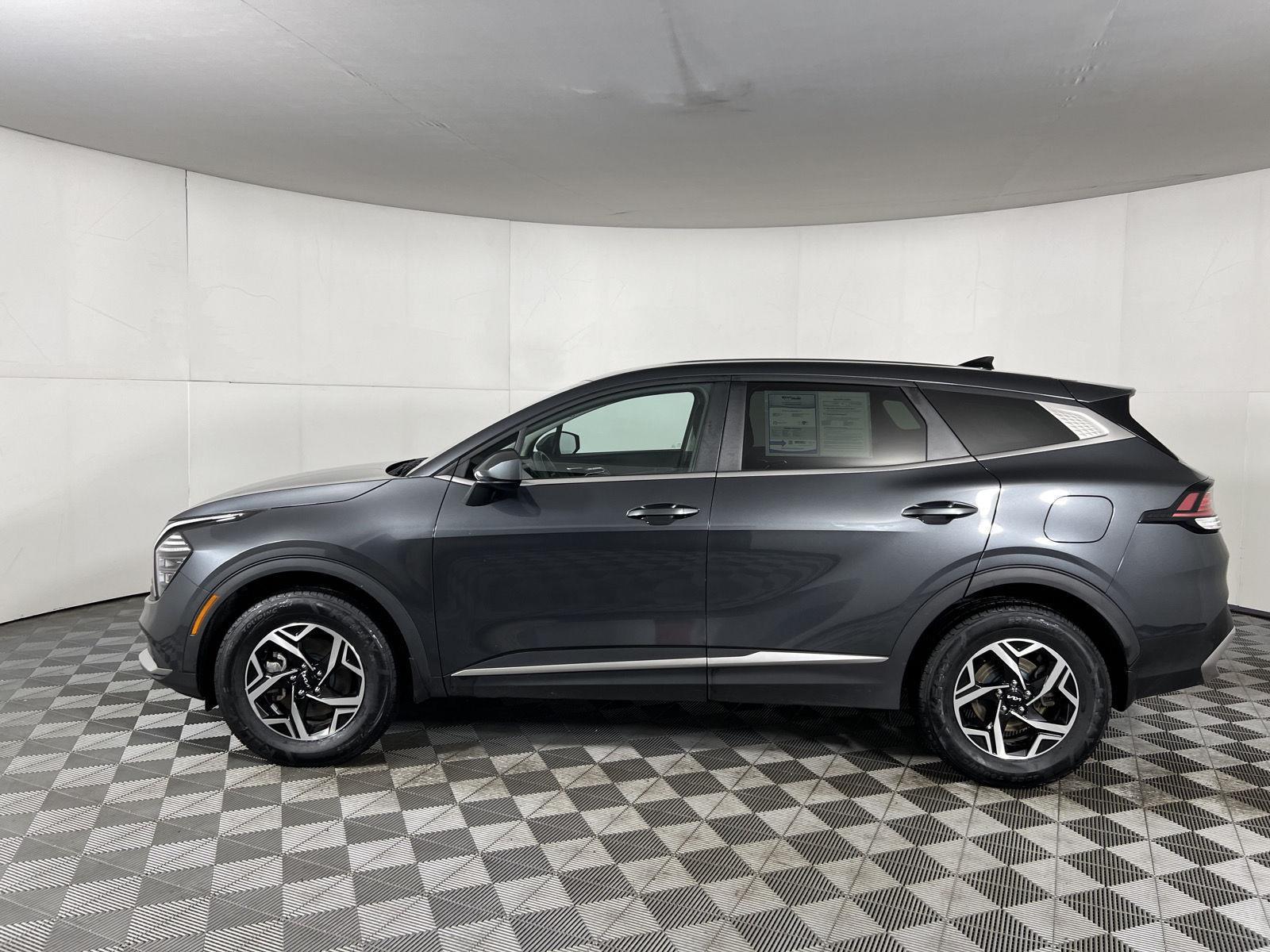 Used 2024 Gravity Gray Kia LX image 17