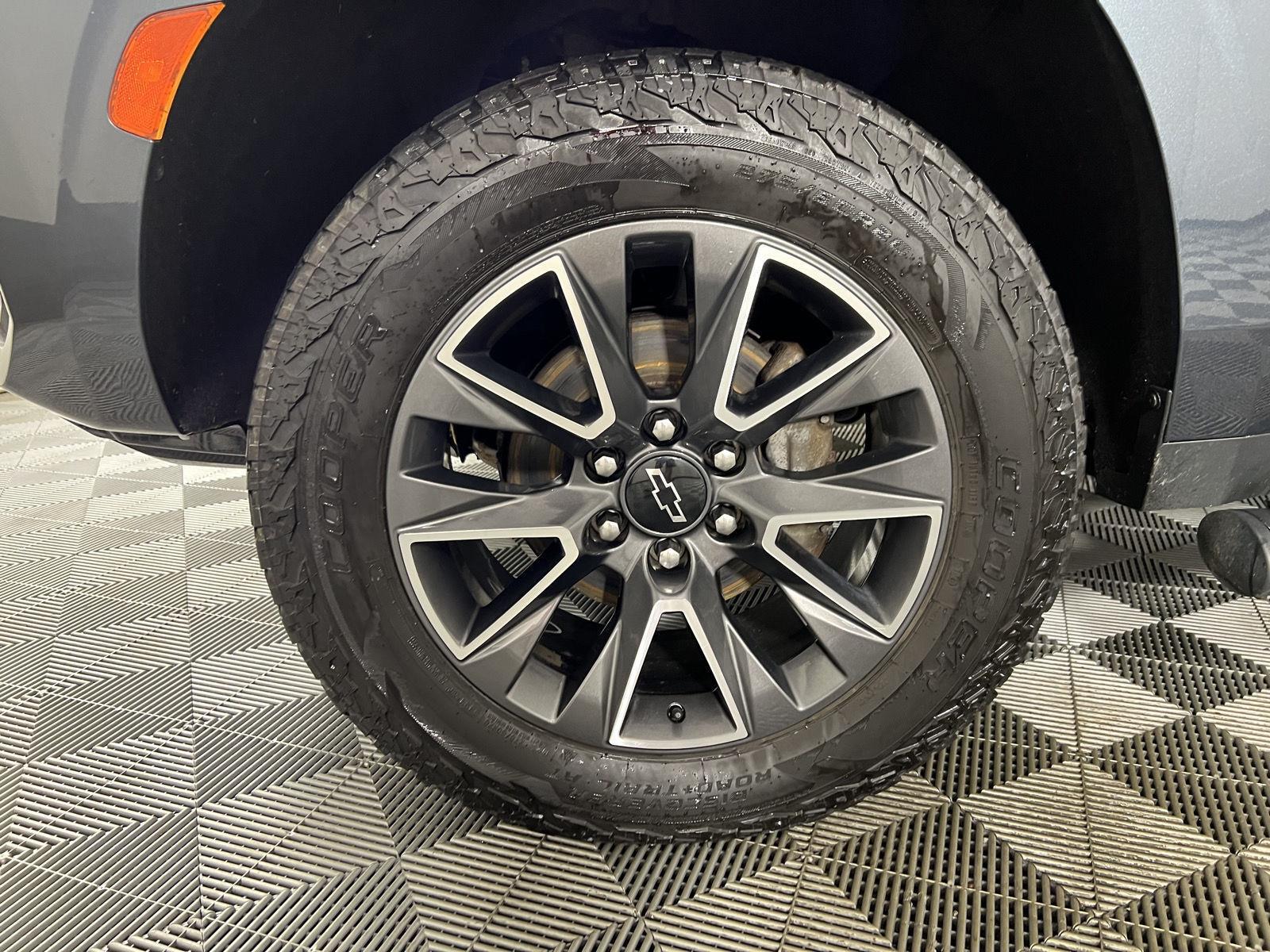 Used 2024 Gravity Gray Kia LX image 52