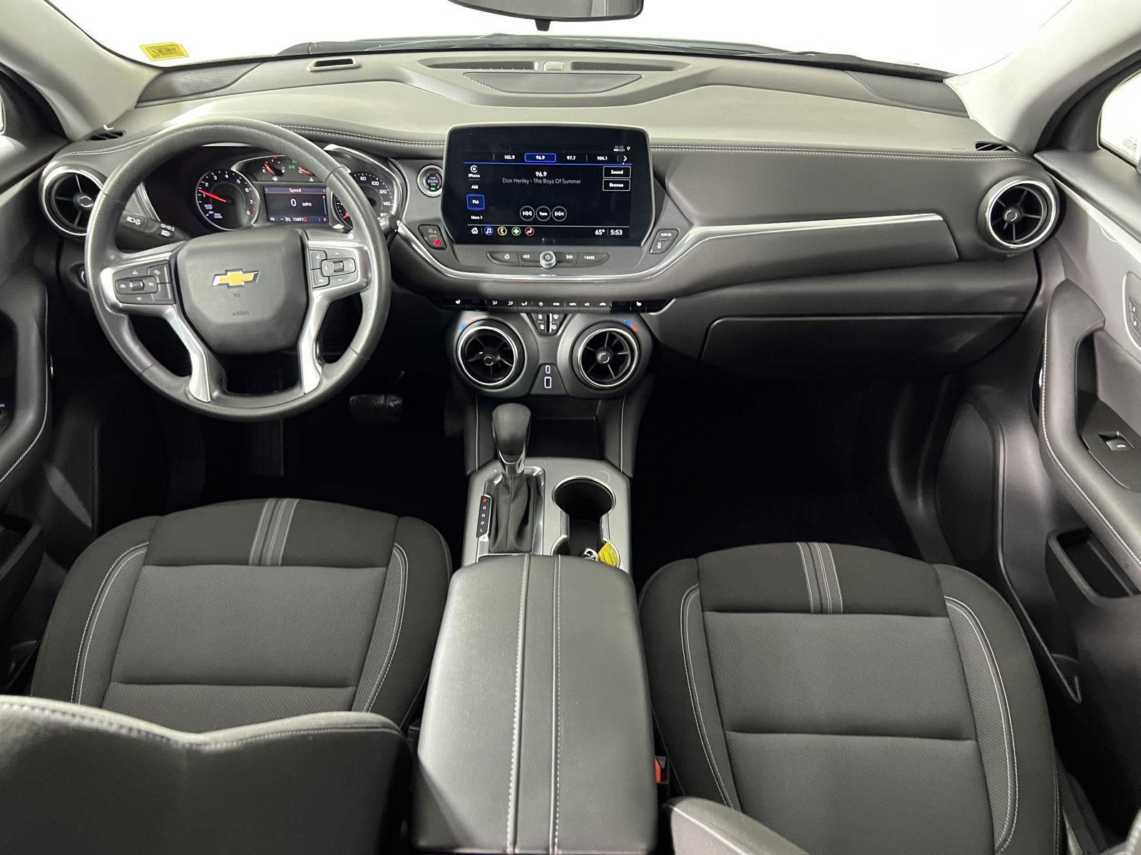 Used 2024 Summit White Chevrolet LT image 8