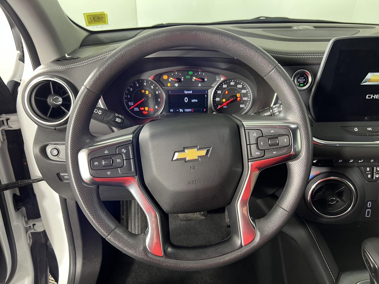Used 2024 Summit White Chevrolet LT image 16