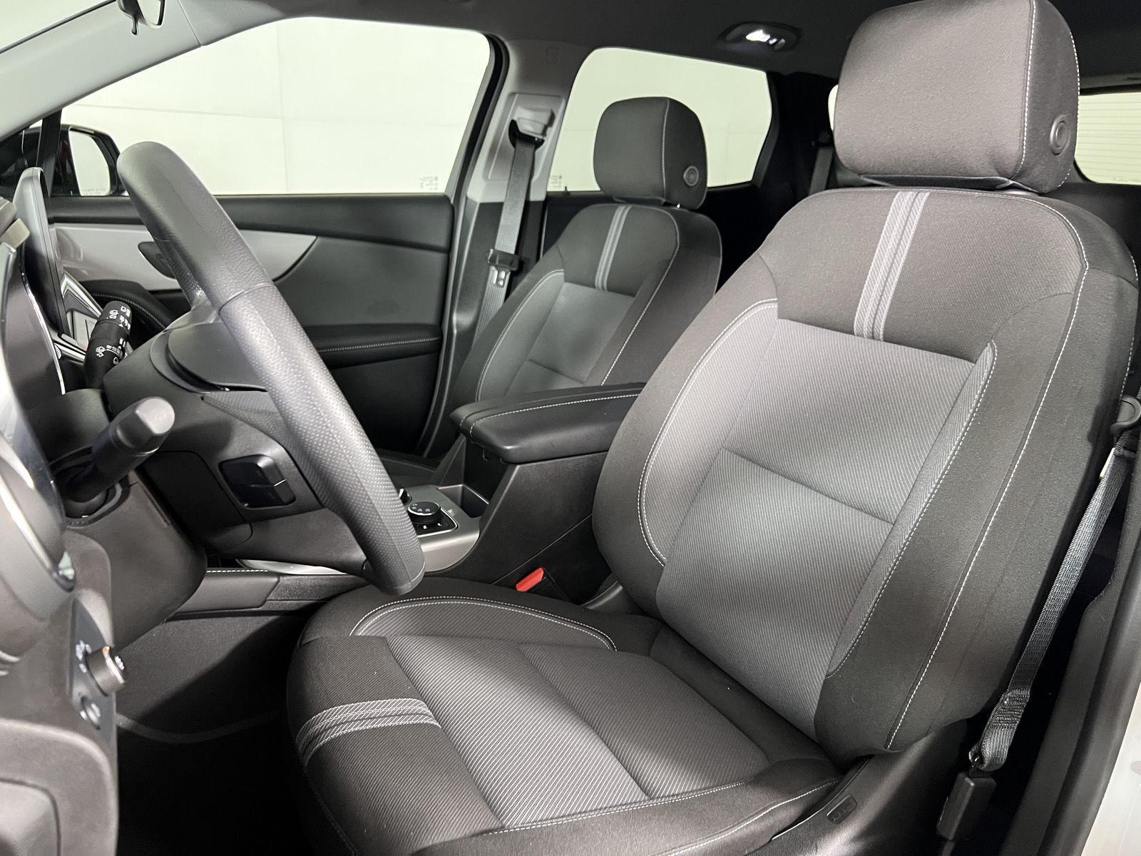 Used 2024 Summit White Chevrolet LT image 19