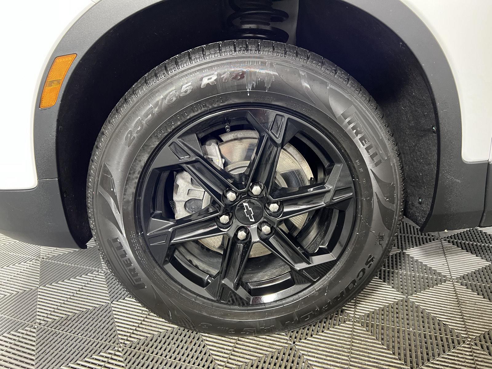 Used 2024 Summit White Chevrolet LT image 24