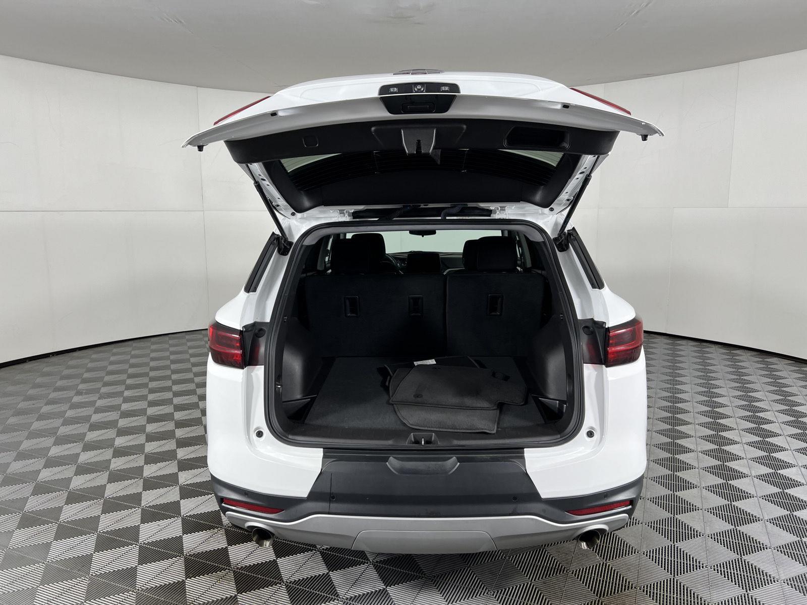 Used 2024 Summit White Chevrolet LT image 29