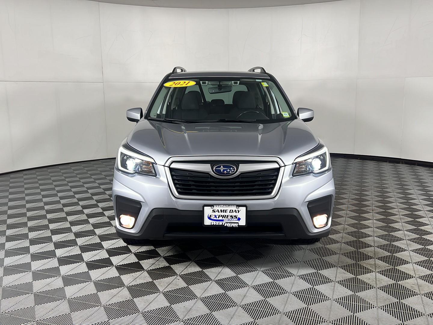 Used 2021 Ice Silver Metallic Subaru Premium image 32