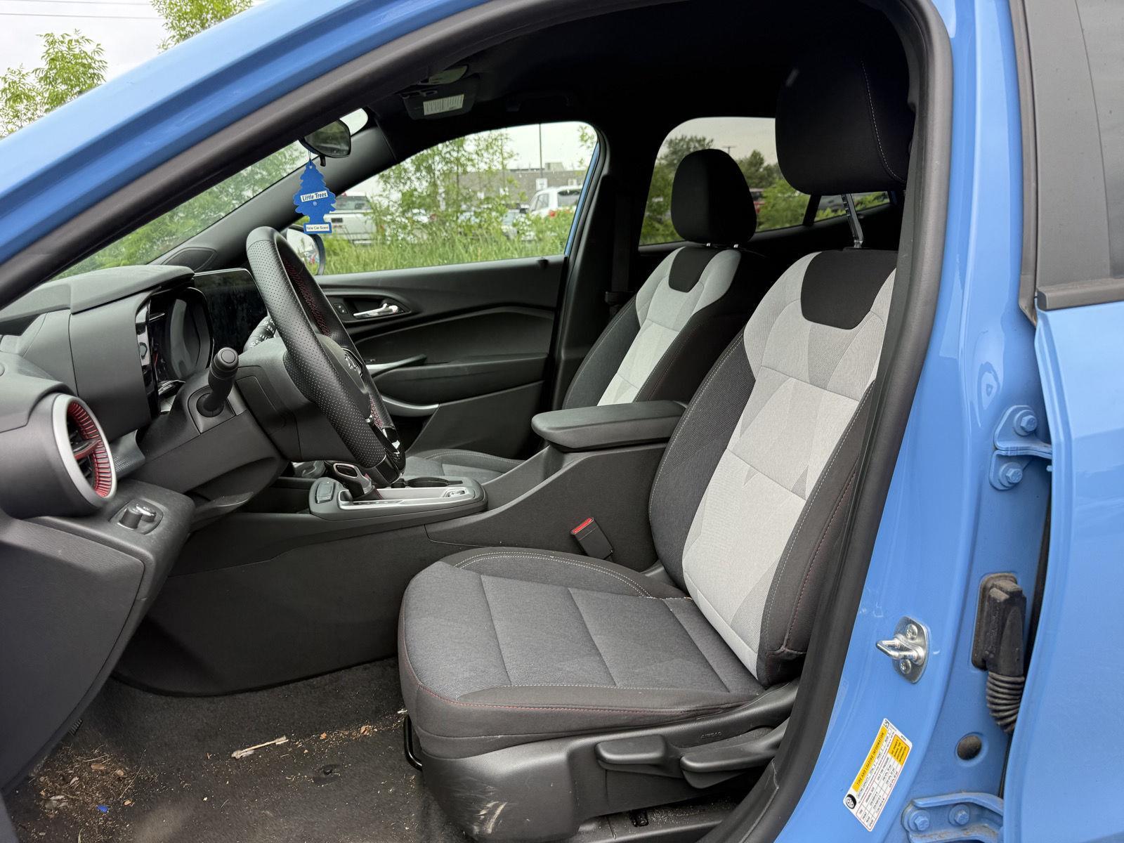 Used 2024 Fountain Blue Chevrolet 1RS image 4