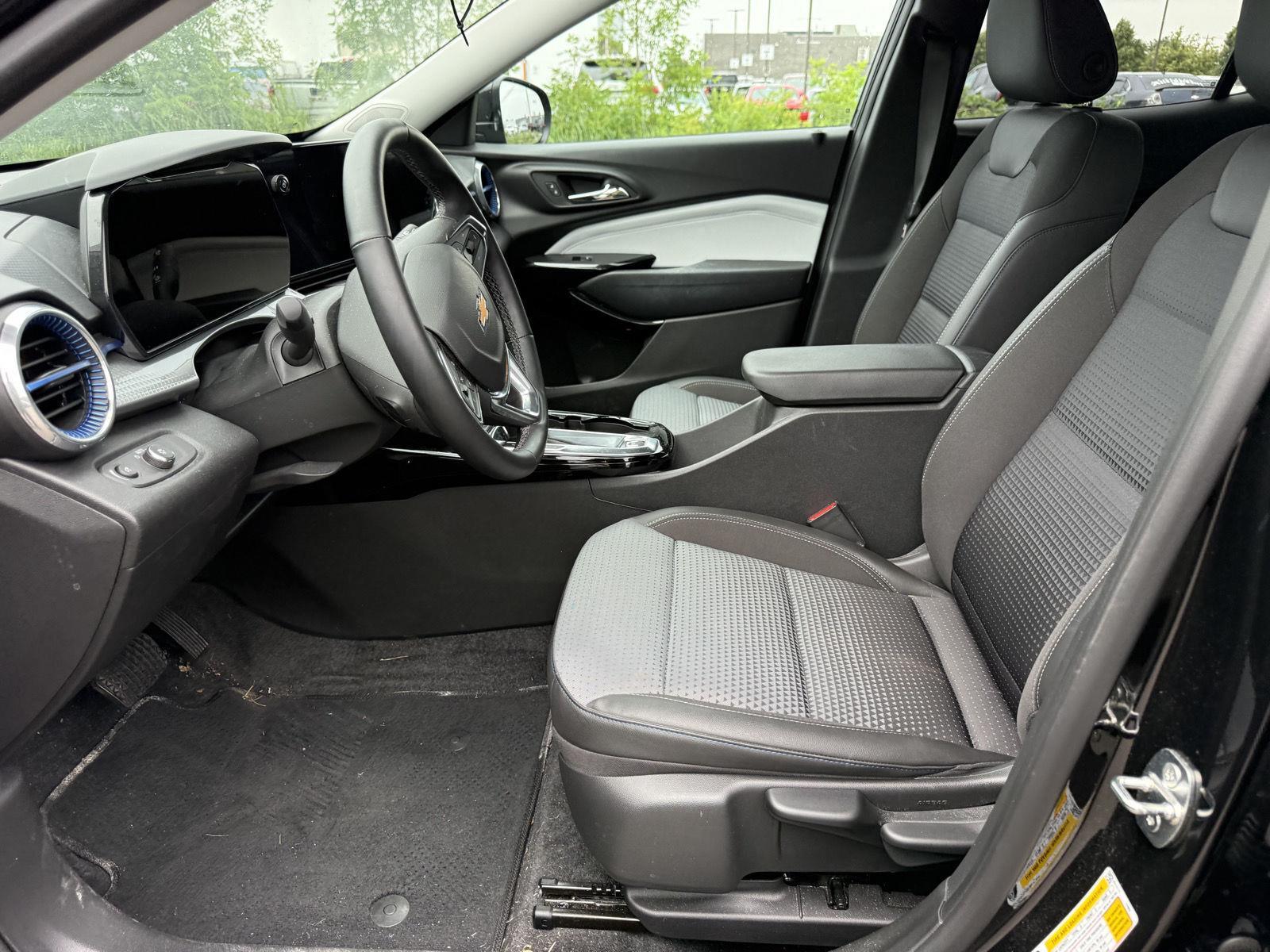 Used 2024 Mosaic Black Metallic Chevrolet LT image 4
