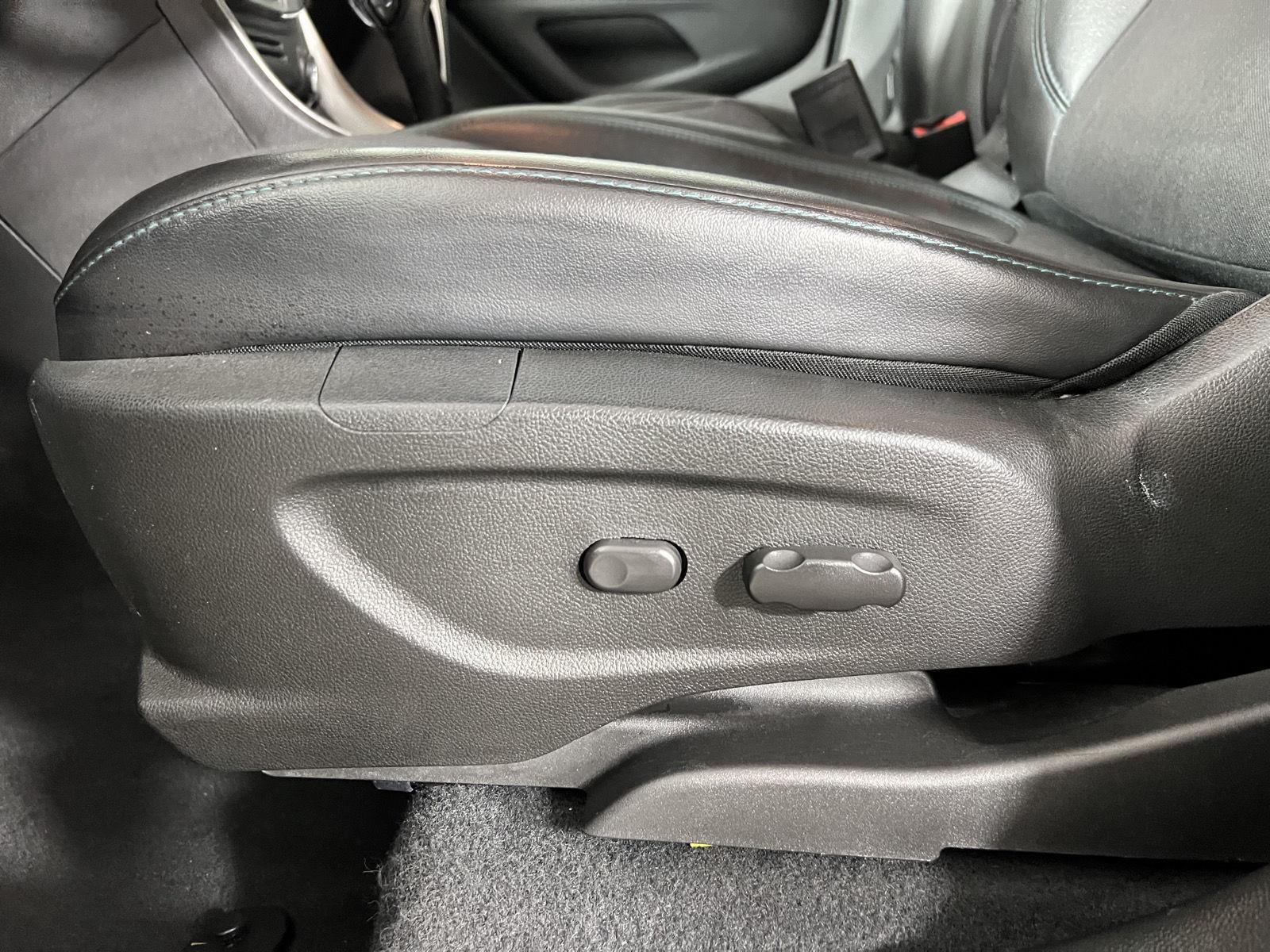 Used 2016 Cyber Gray Metallic Chevrolet LT image 15