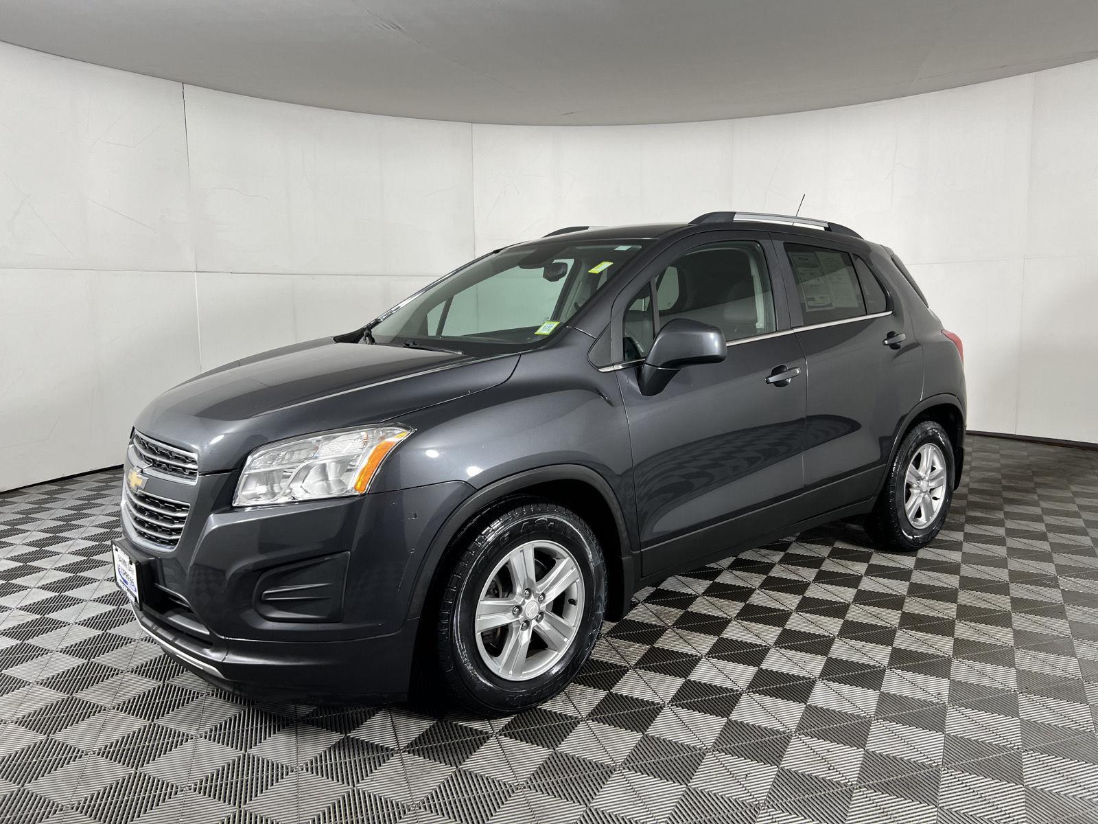 Used 2016 Cyber Gray Metallic Chevrolet LT image 18