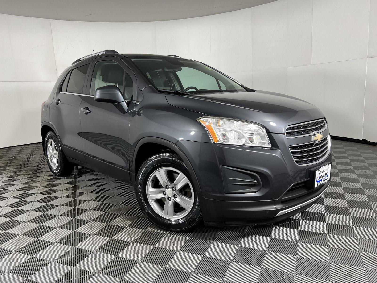 Used 2016 Cyber Gray Metallic Chevrolet LT image 22