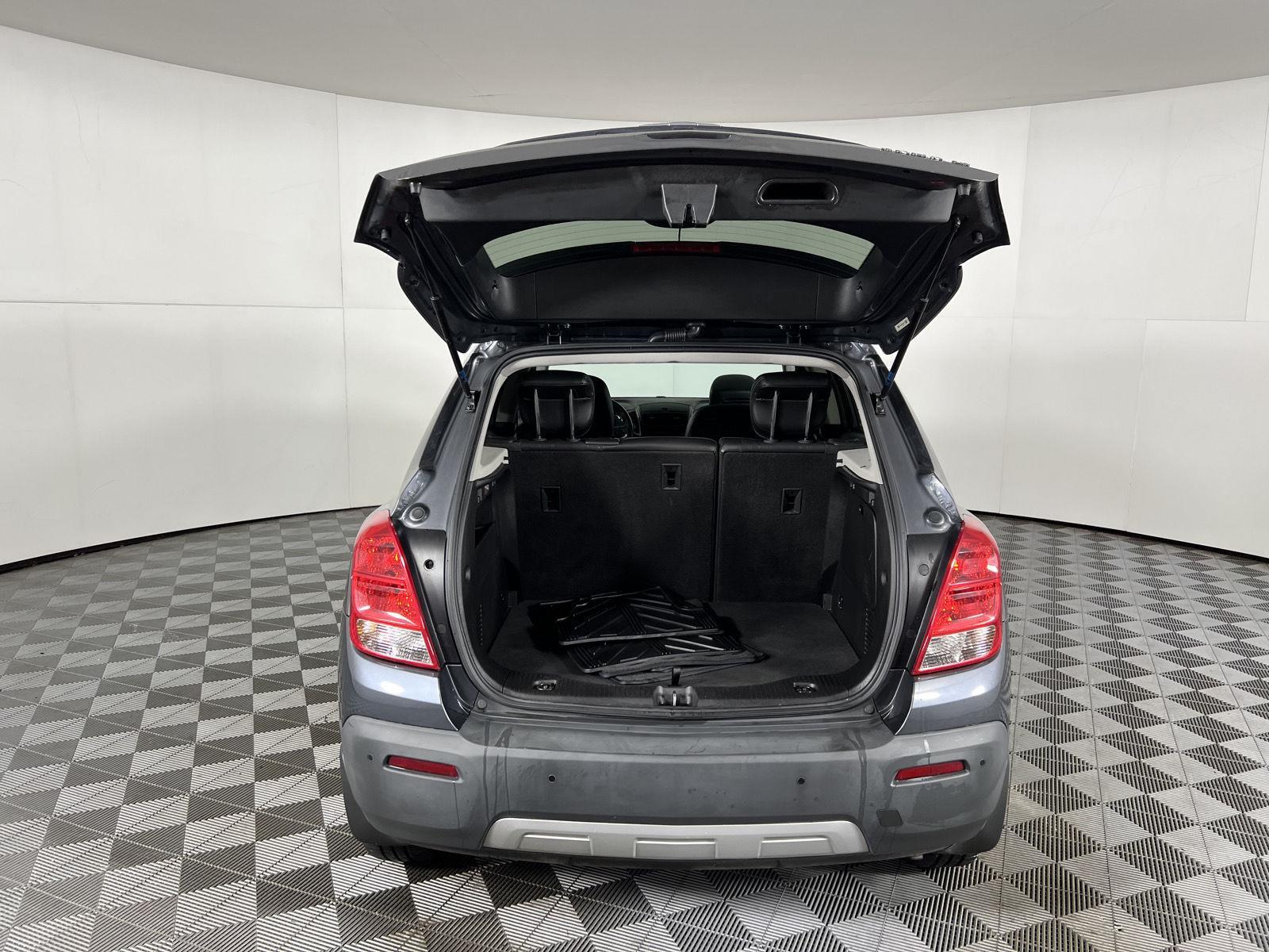 Used 2016 Cyber Gray Metallic Chevrolet LT image 26