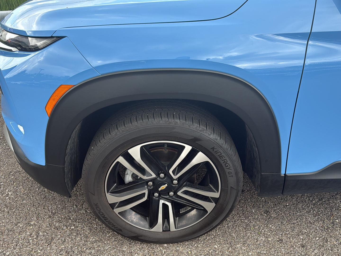 Used 2024 Fountain Blue Chevrolet LT image 8