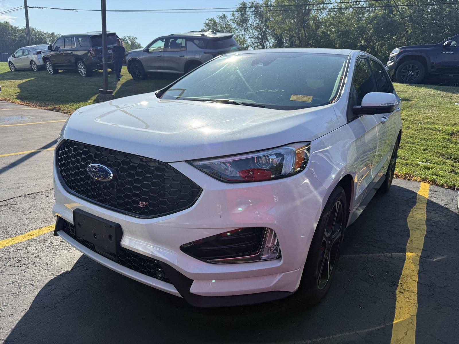 Used 2023 Star White Metallic Tri-Coat Ford ST image 2
