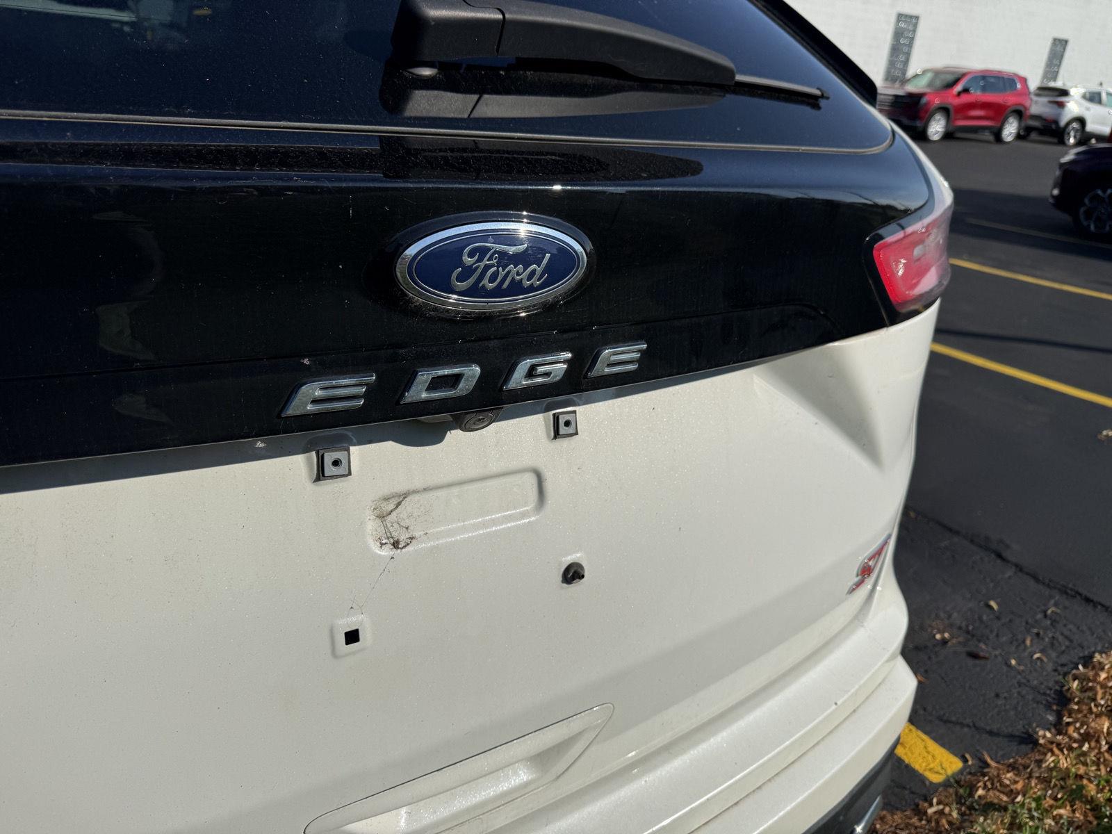Used 2023 Star White Metallic Tri-Coat Ford ST image 8