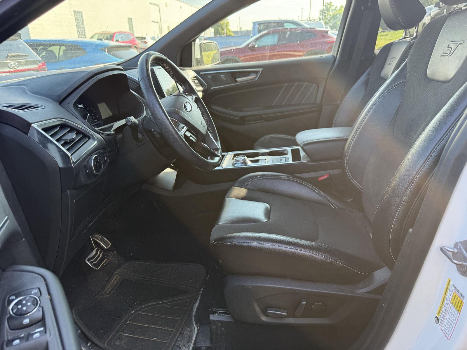 Used 2023 Star White Metallic Tri-Coat Ford ST image 9