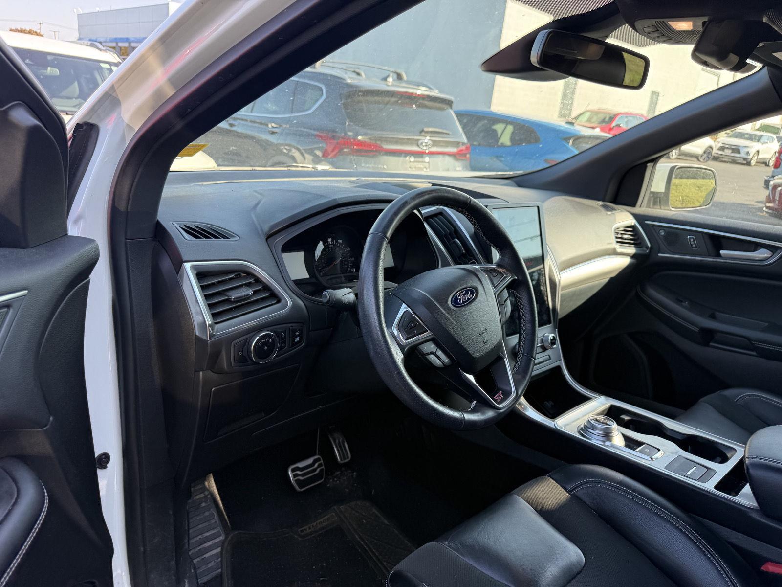 Used 2023 Star White Metallic Tri-Coat Ford ST image 10