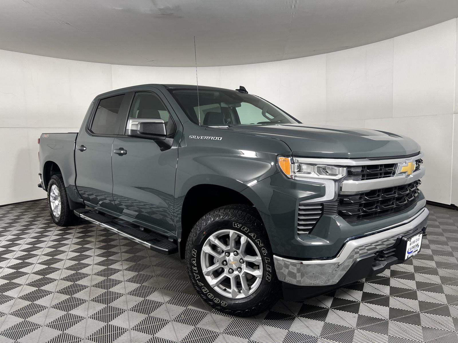 Used 2026 Cypress Gray Chevrolet LT image 33