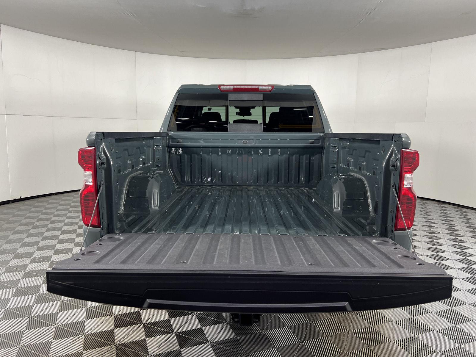 Used 2026 Cypress Gray Chevrolet LT image 36