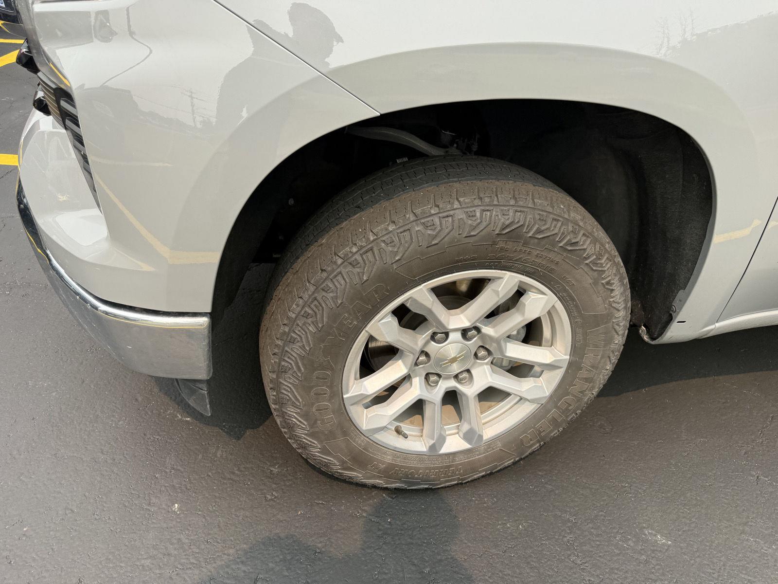 Used 2024 Slate Gray Metallic Chevrolet LT image 5