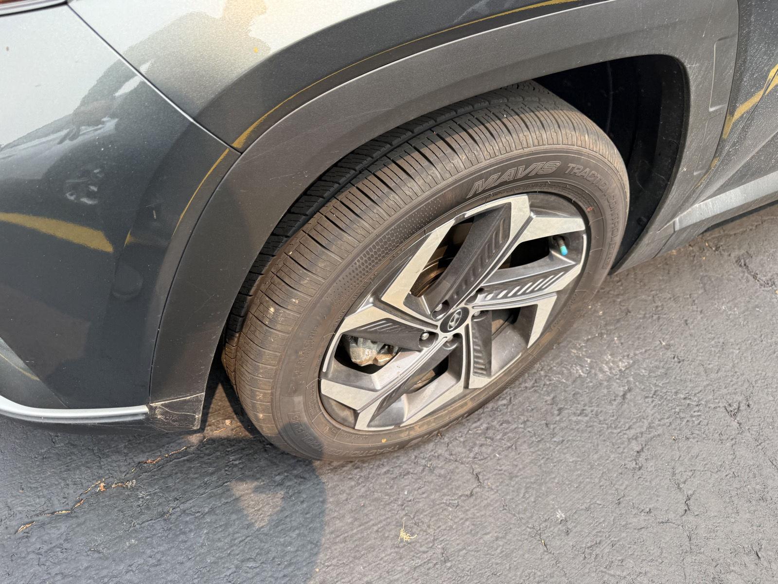 Used 2024 Amazon Gray Hyundai SEL Convenience image 3