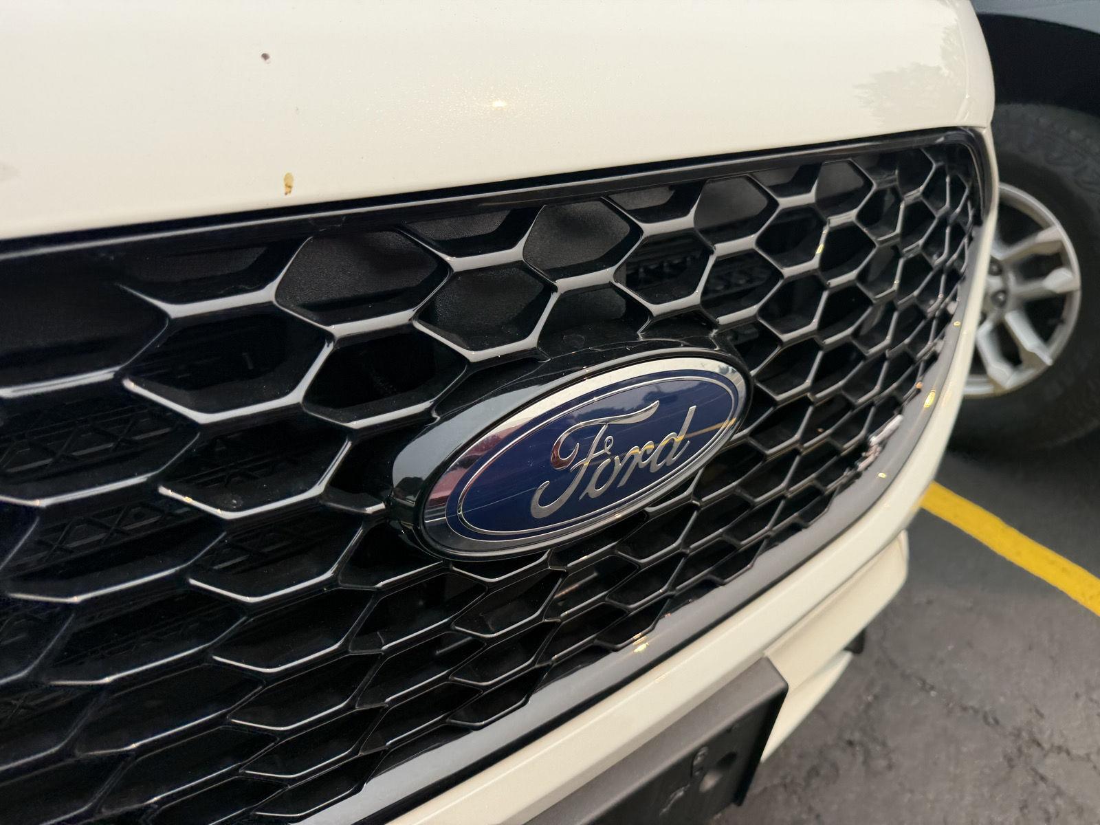 Used 2023 Star White Metallic Tri-Coat Ford ST image 3