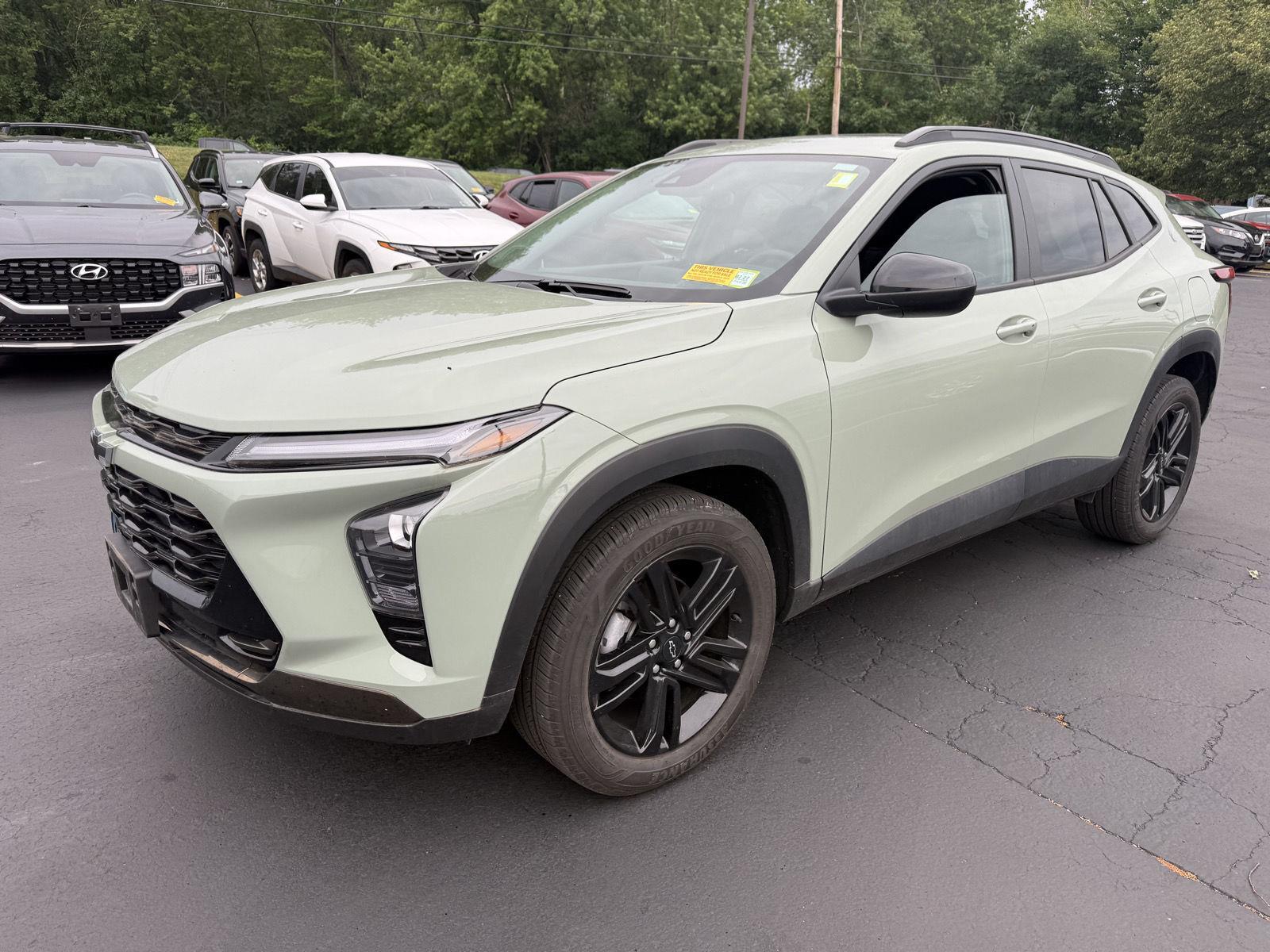 Used 2025 Cacti Green Chevrolet ACTIV image 2