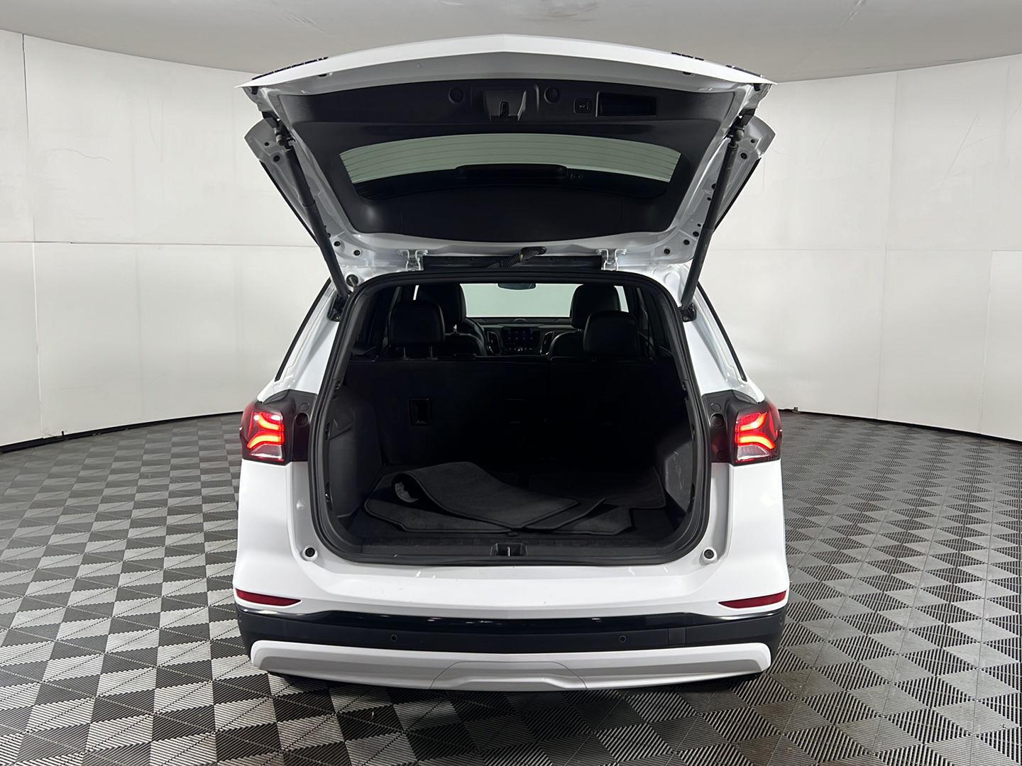 Used 2024 Summit White Chevrolet RS image 6