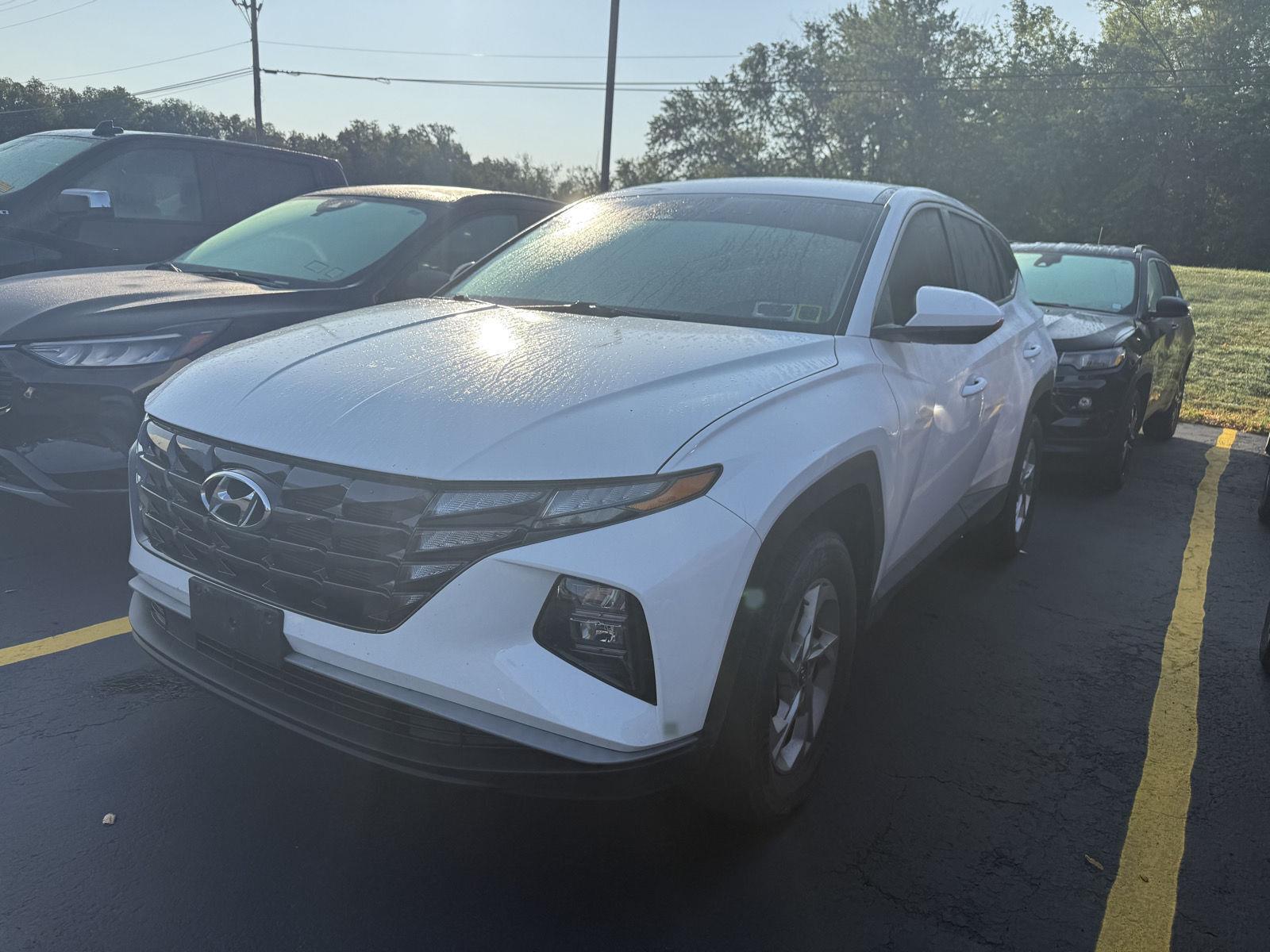 Used 2024 White Pearl Hyundai SE image 2