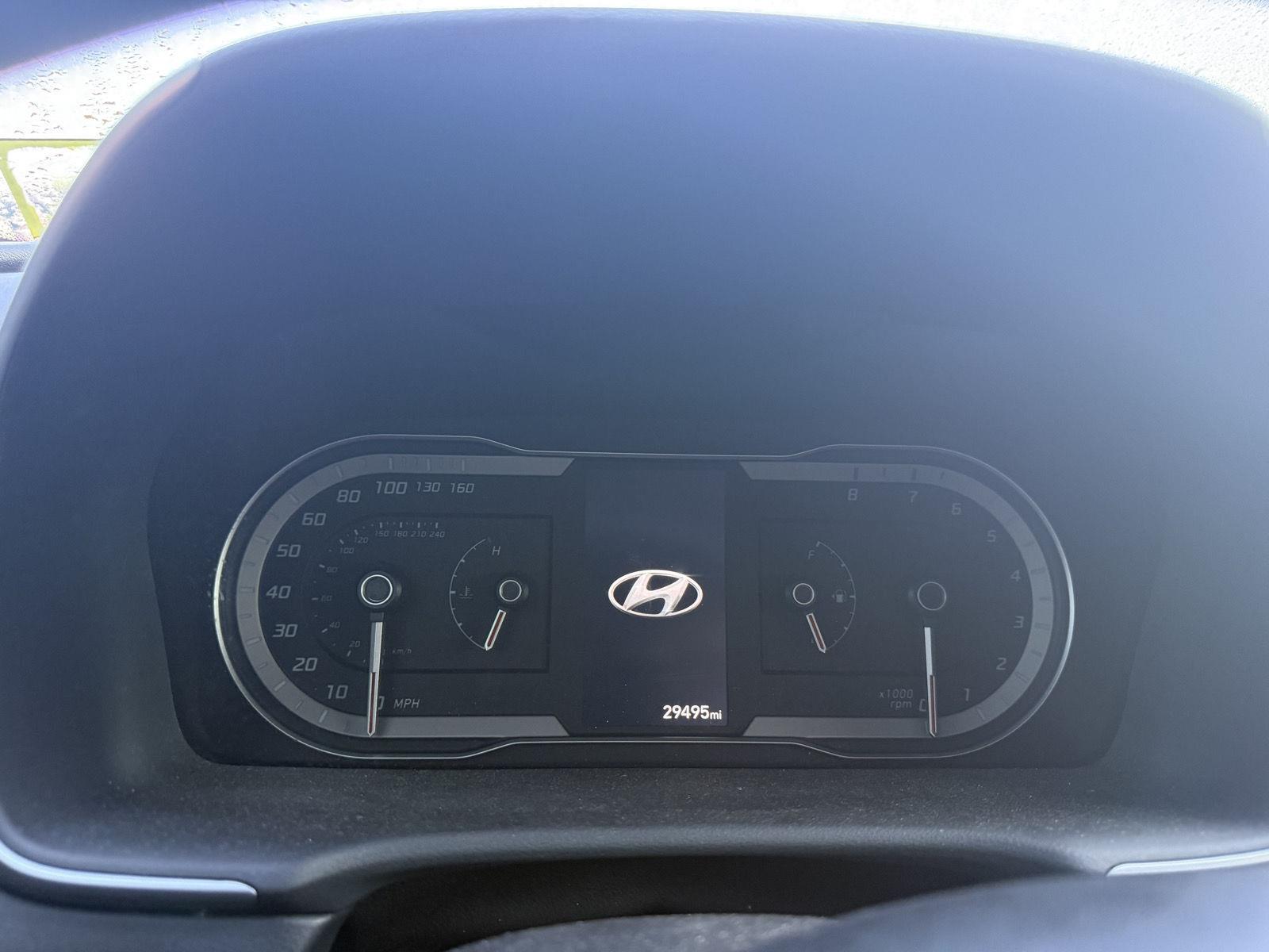 Used 2024 White Pearl Hyundai SE image 12
