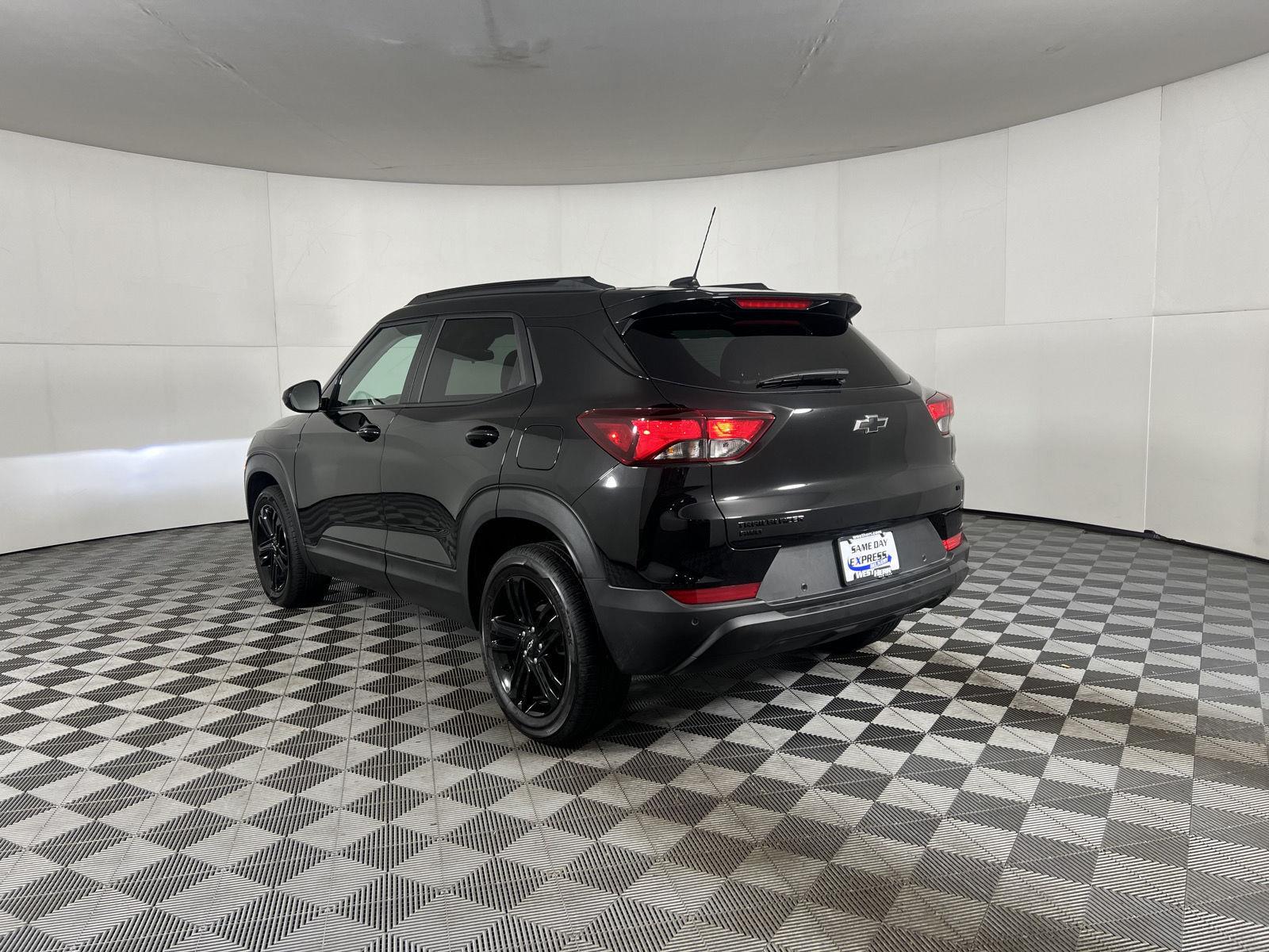 New 2026 Mosaic Black Metallic Chevrolet LT image 25