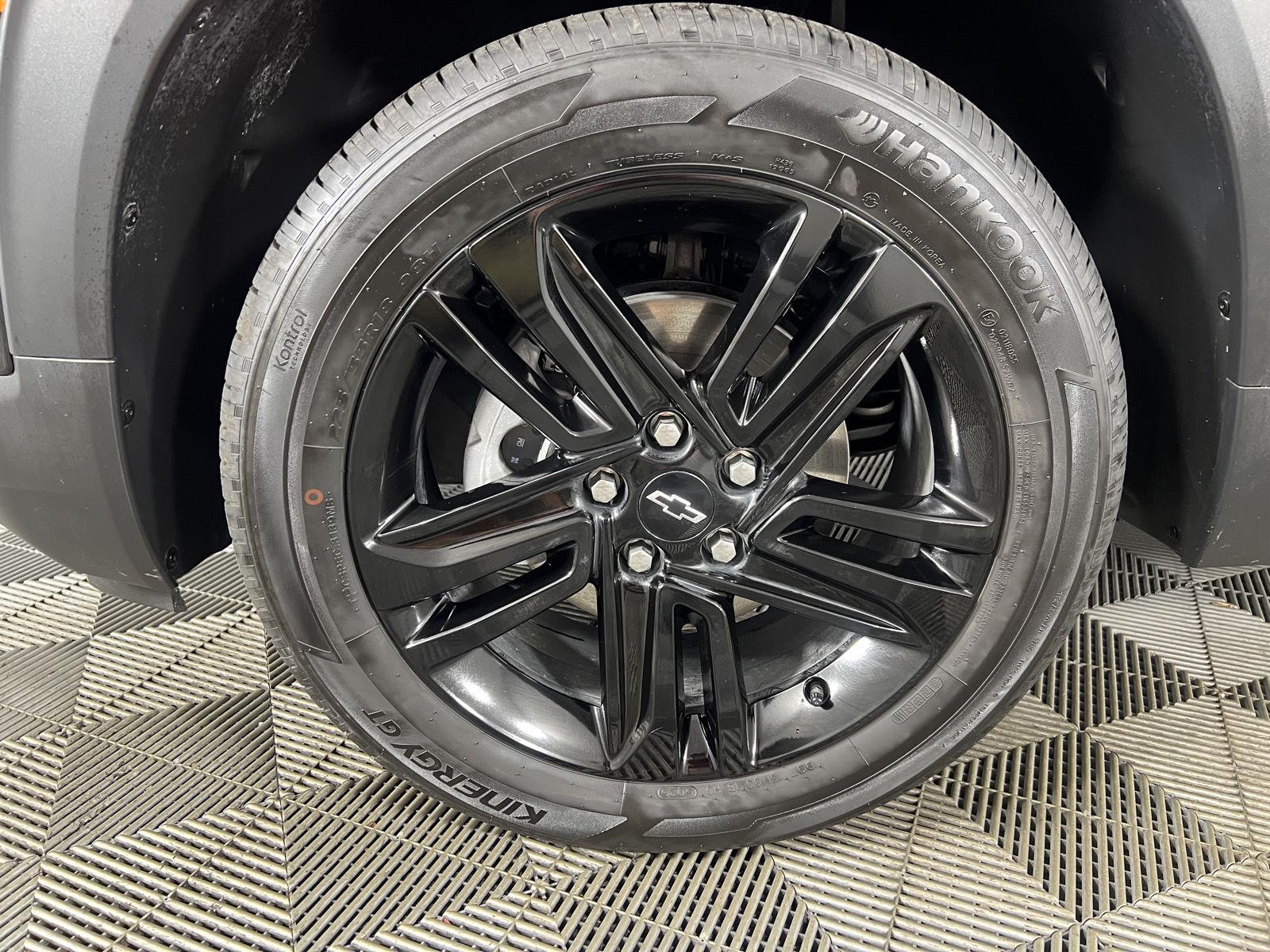 New 2026 Mosaic Black Metallic Chevrolet LT image 38