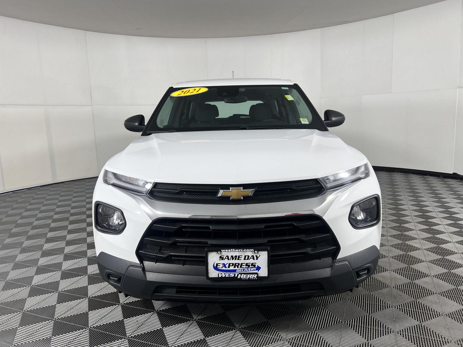 Used 2021 Summit White Chevrolet LS image 15