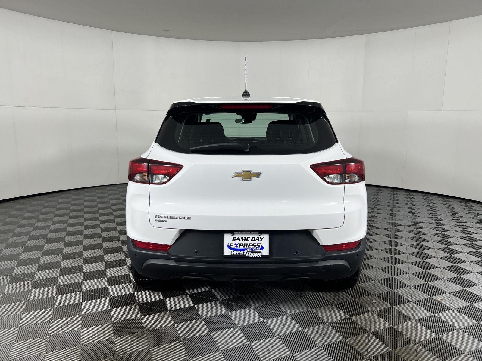 Used 2021 Summit White Chevrolet LS image 22
