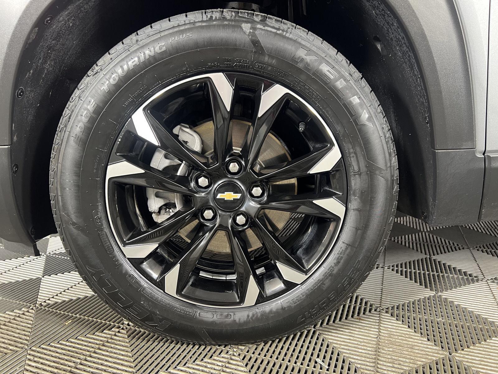 Used 2023 Sterling Gray Metallic Chevrolet LT image 7