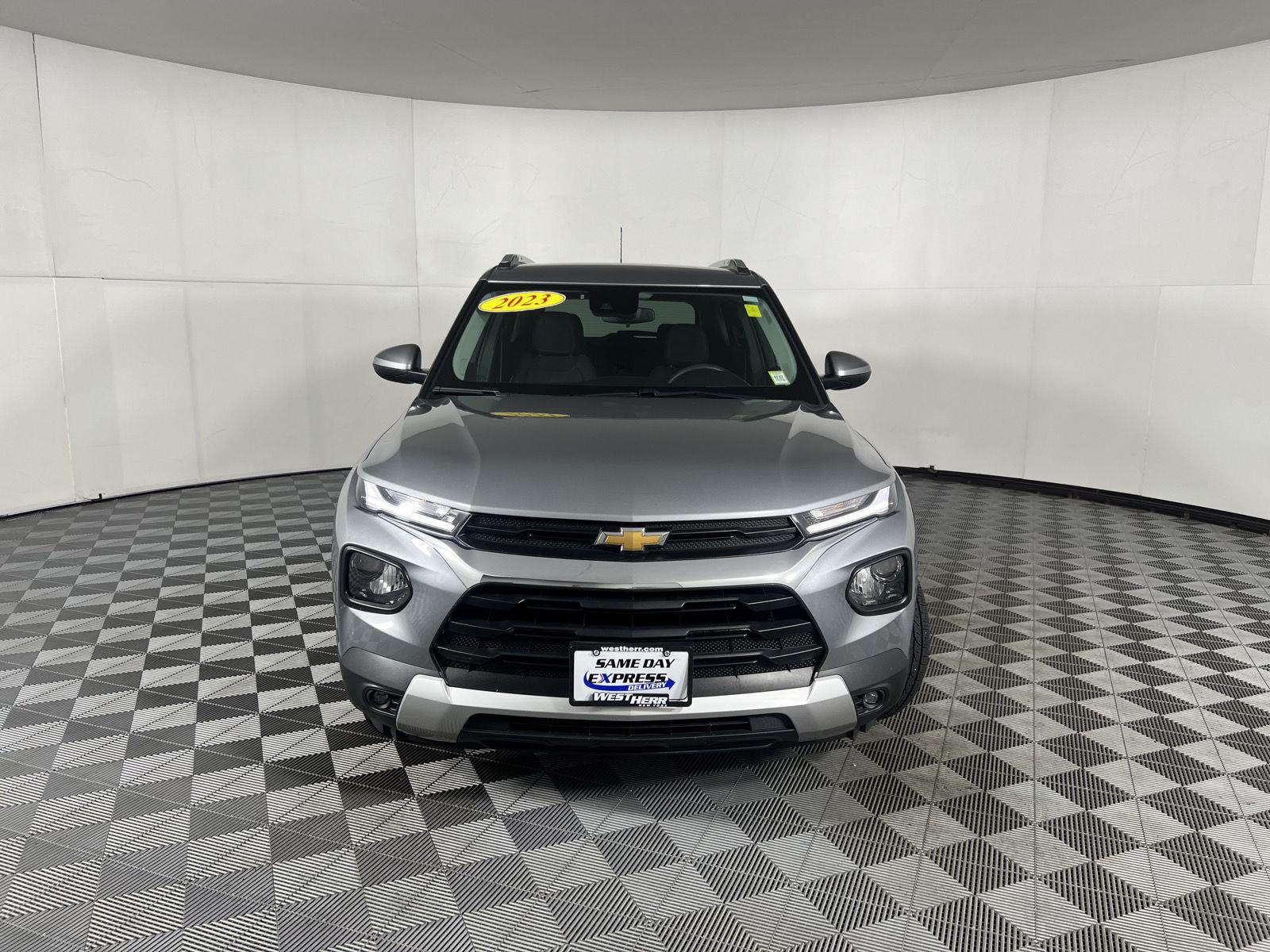 Used 2023 Sterling Gray Metallic Chevrolet LT image 27