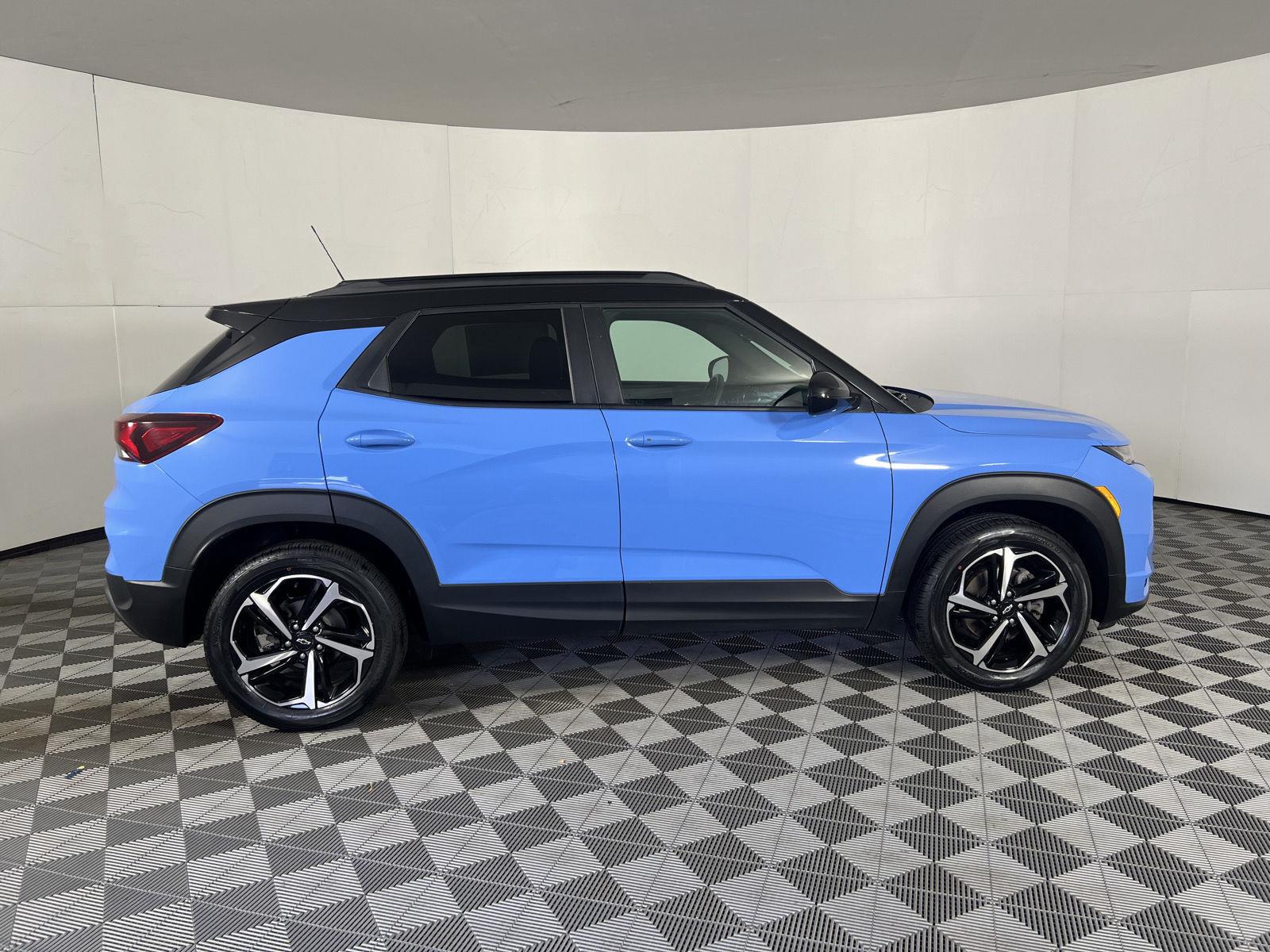 Used 2023 Fountain Blue Chevrolet RS image 31