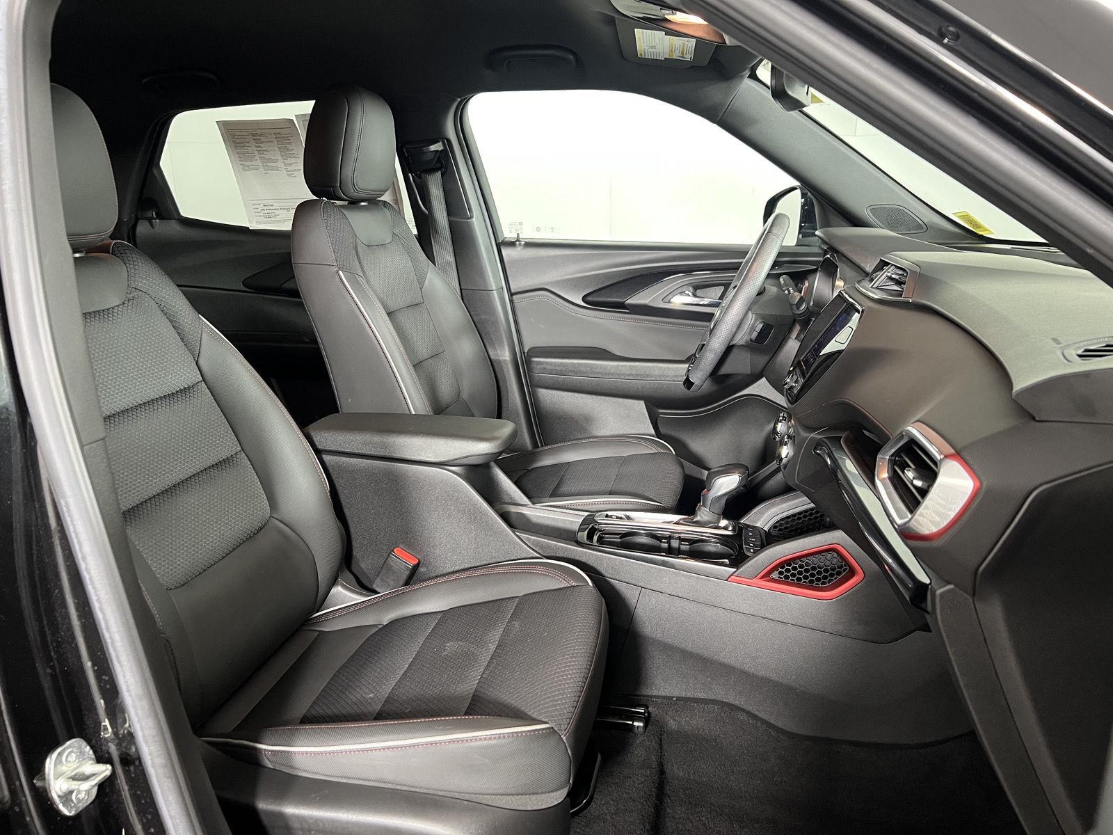 Used 2022 Mosaic Black Metallic Chevrolet RS image 27