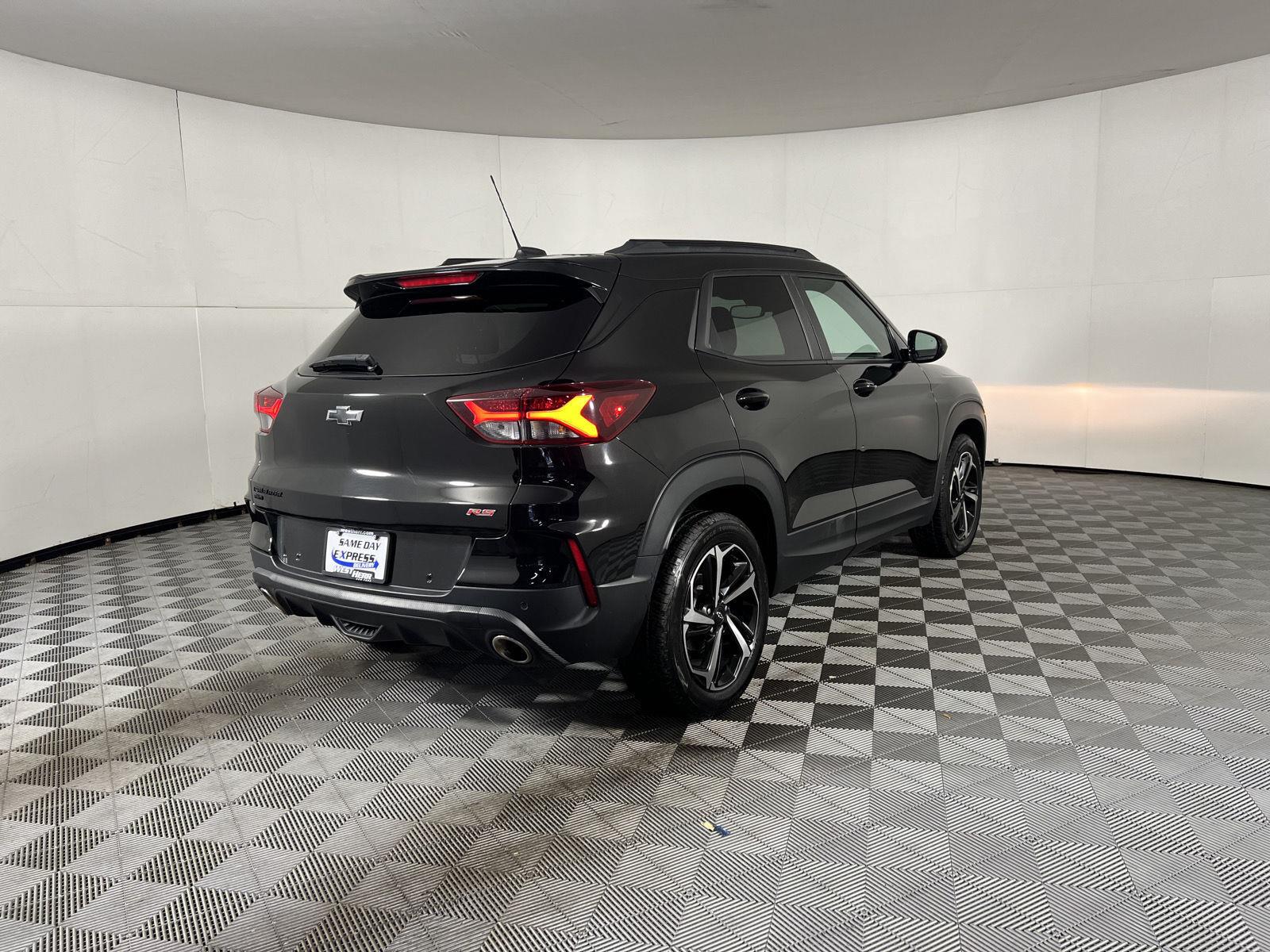 Used 2022 Mosaic Black Metallic Chevrolet RS image 29