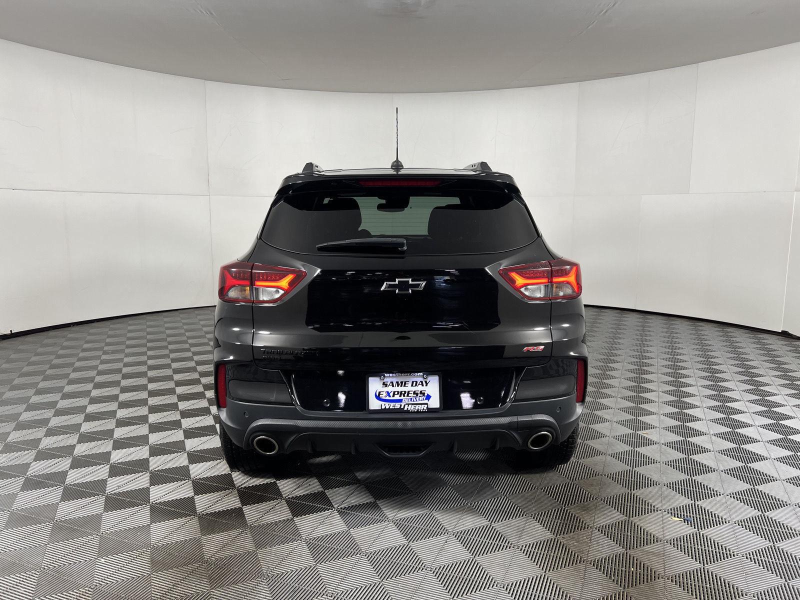 Used 2022 Mosaic Black Metallic Chevrolet RS image 31