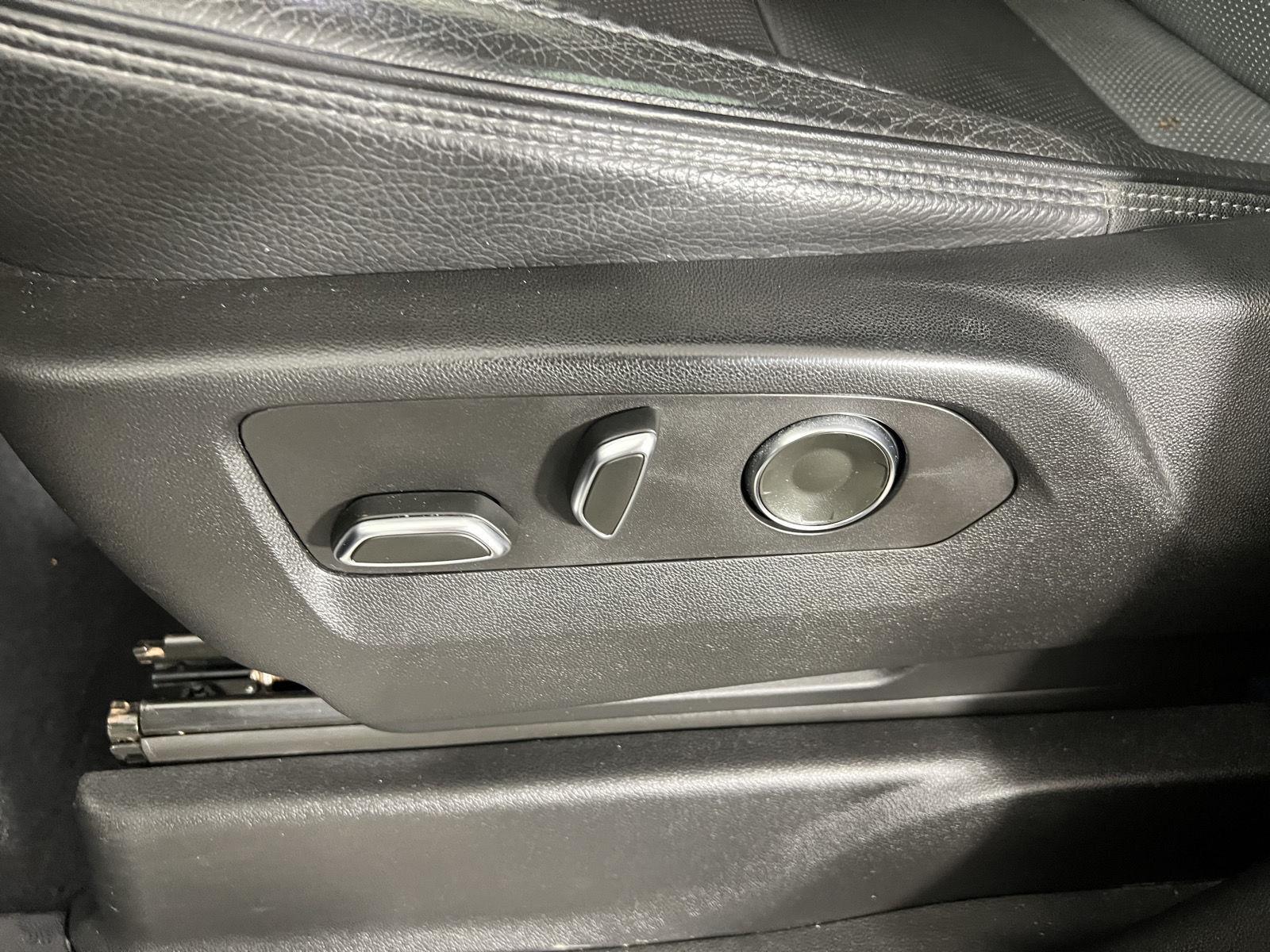 Used 2023 Onyx Black GMC Denali image 14