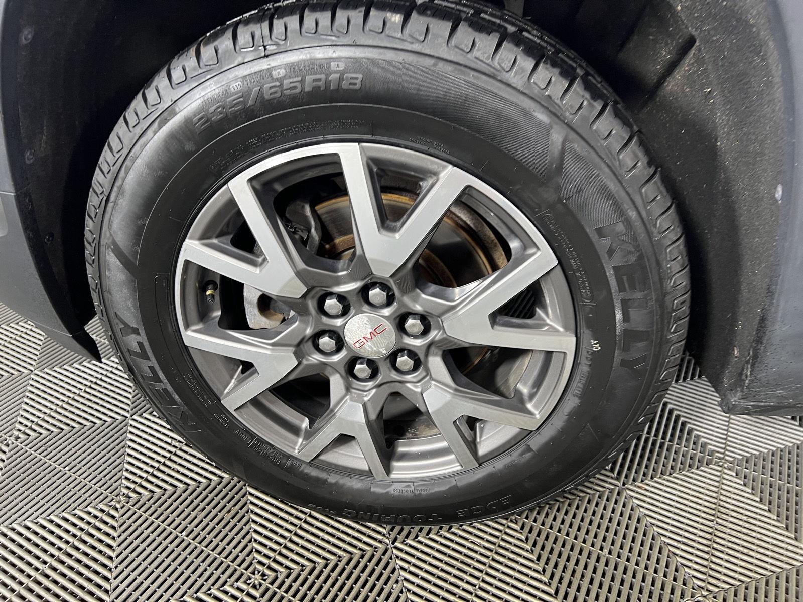 Used 2020 Summit White GMC SLE image 12