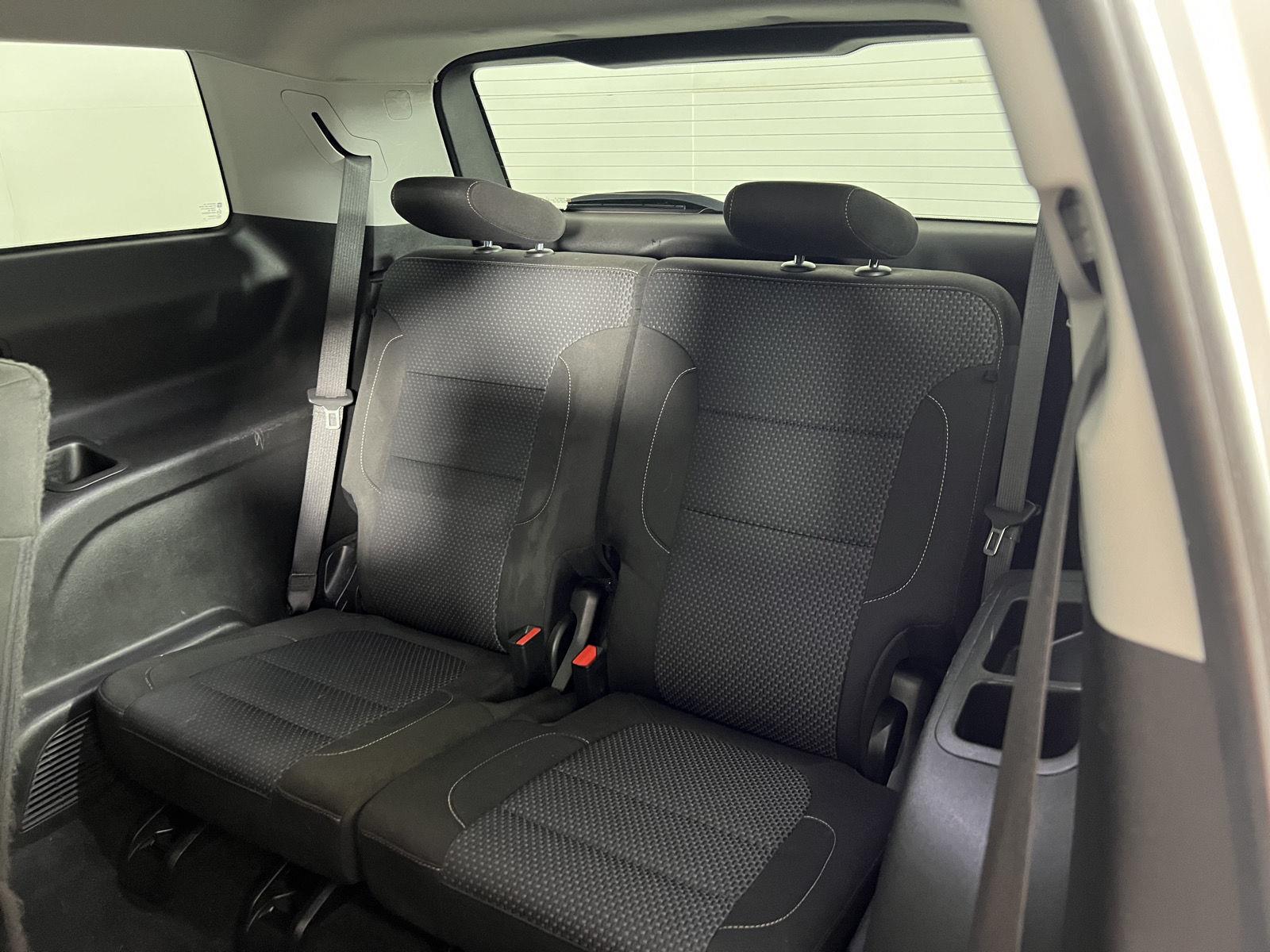 Used 2020 Summit White GMC SLE image 25