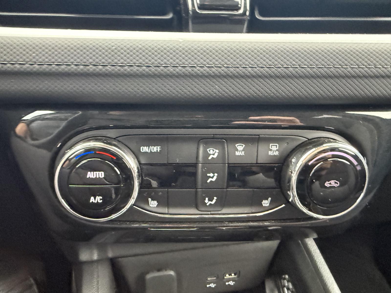 Used 2025 Summit White Chevrolet LT image 12