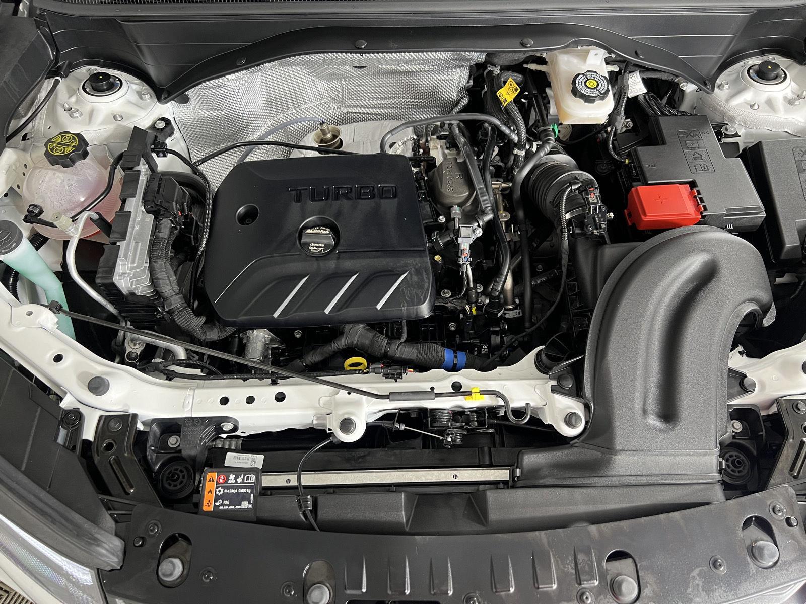 Used 2025 Summit White Chevrolet LT image 23