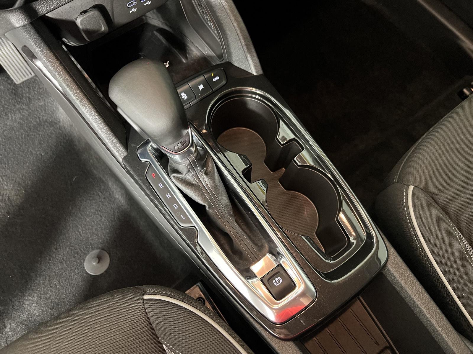 Used 2025 Summit White Chevrolet LT image 29