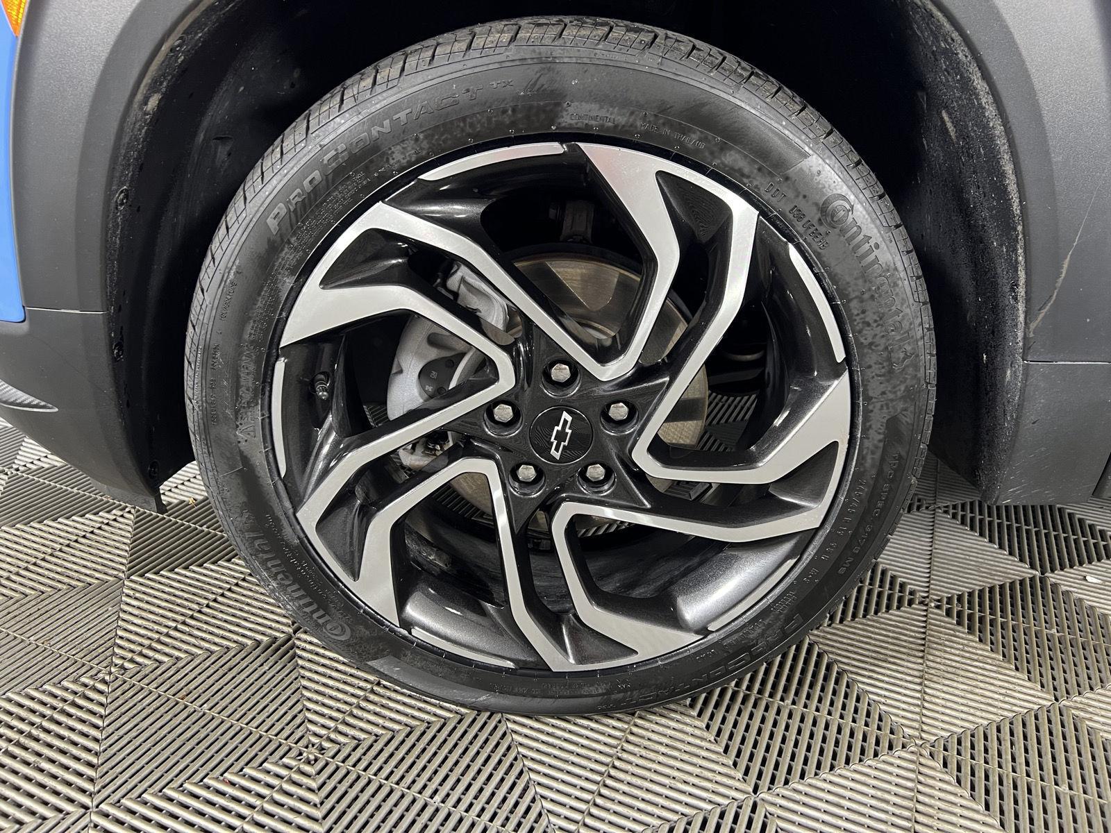 Used 2024 Fountain Blue Chevrolet RS image 6