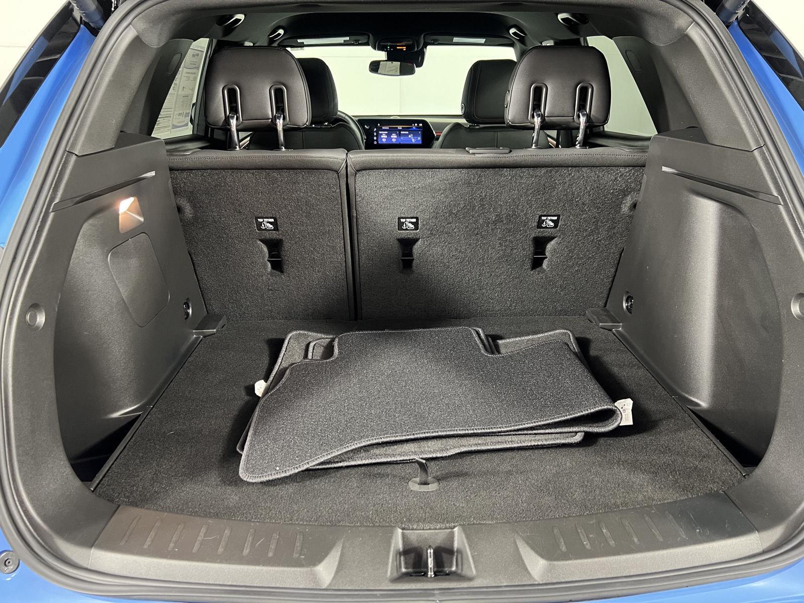 Used 2024 Fountain Blue Chevrolet RS image 5