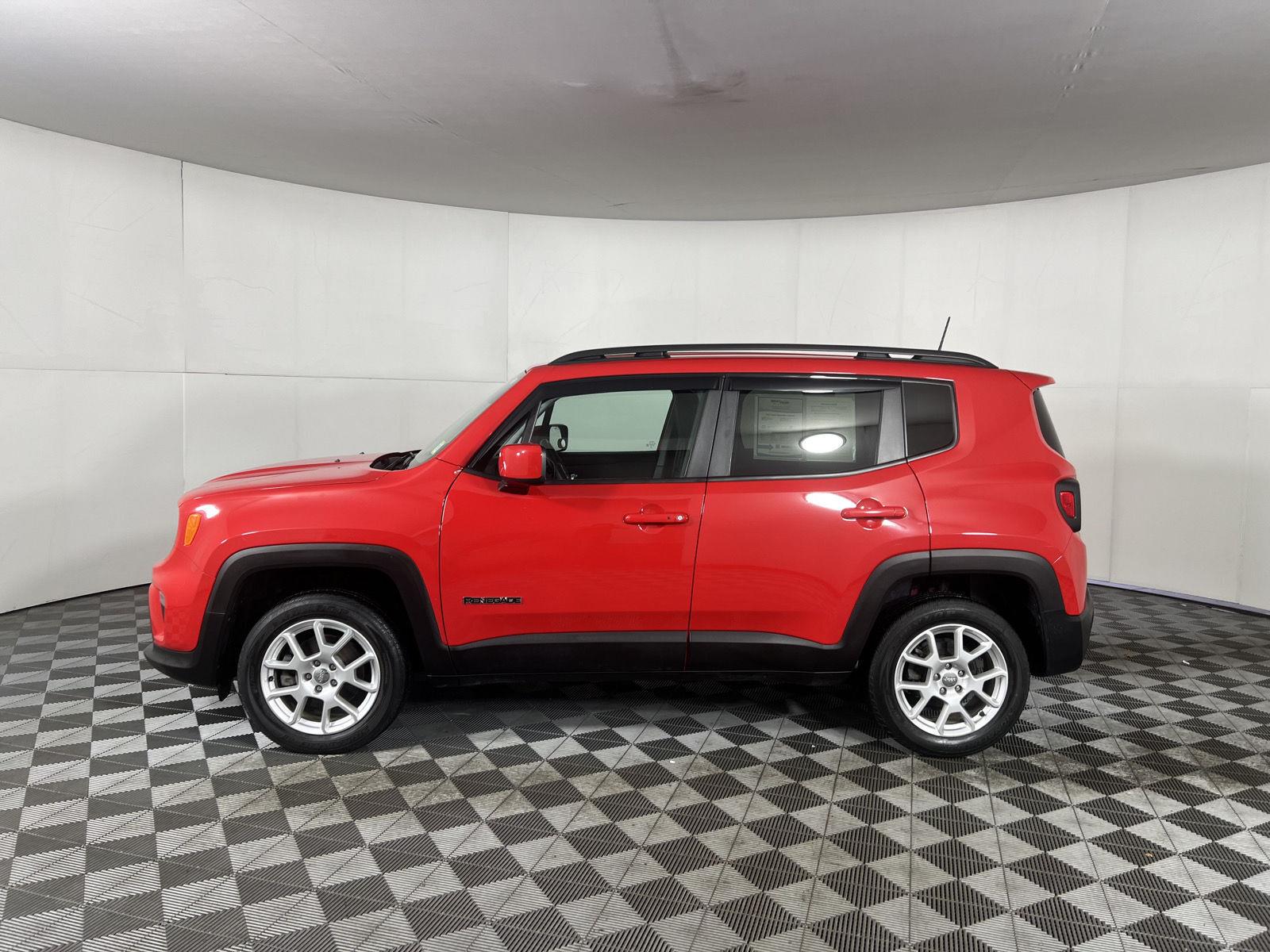 Used 2021 Colorado Red Clearcoat Jeep Latitude image 8