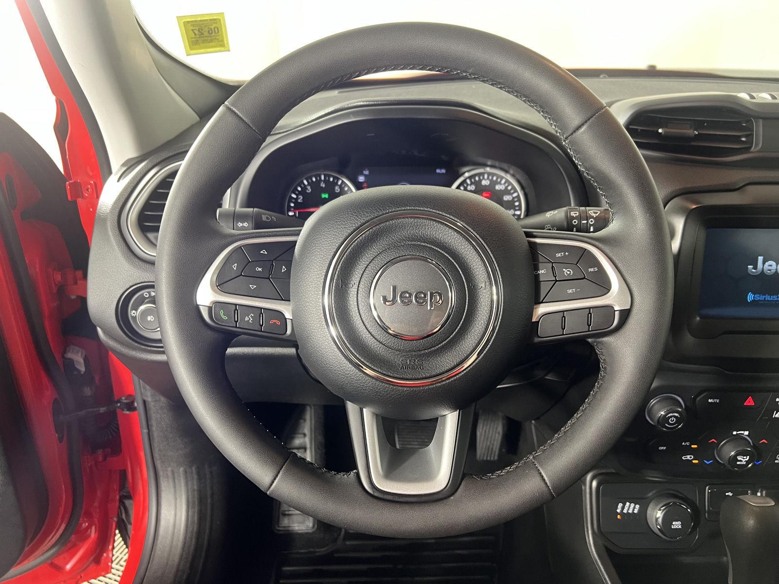 Used 2021 Colorado Red Clearcoat Jeep Latitude image 15